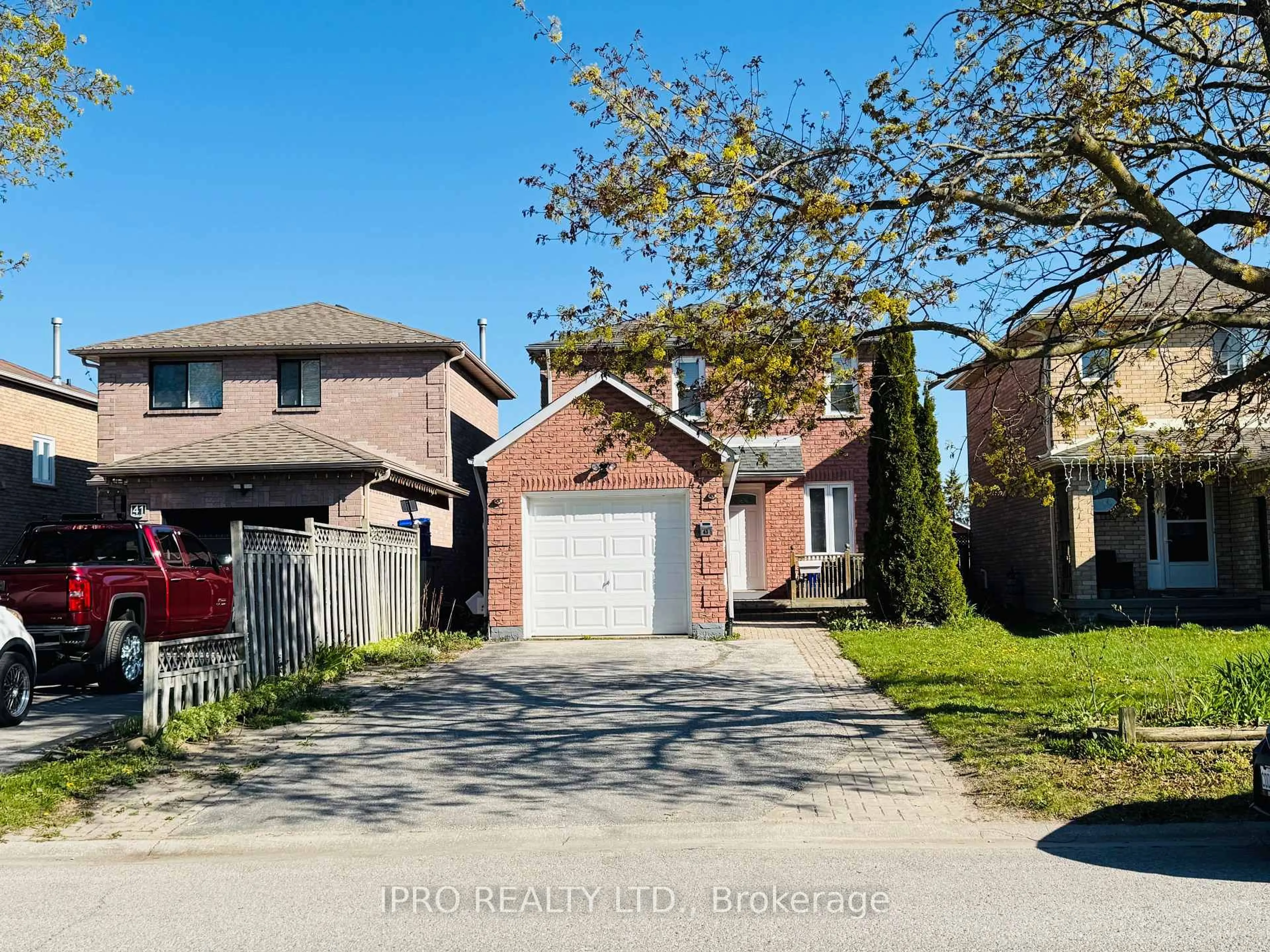 Home with brick exterior material, street for 43 Delaney Cres, Barrie Ontario L4N 7C4
