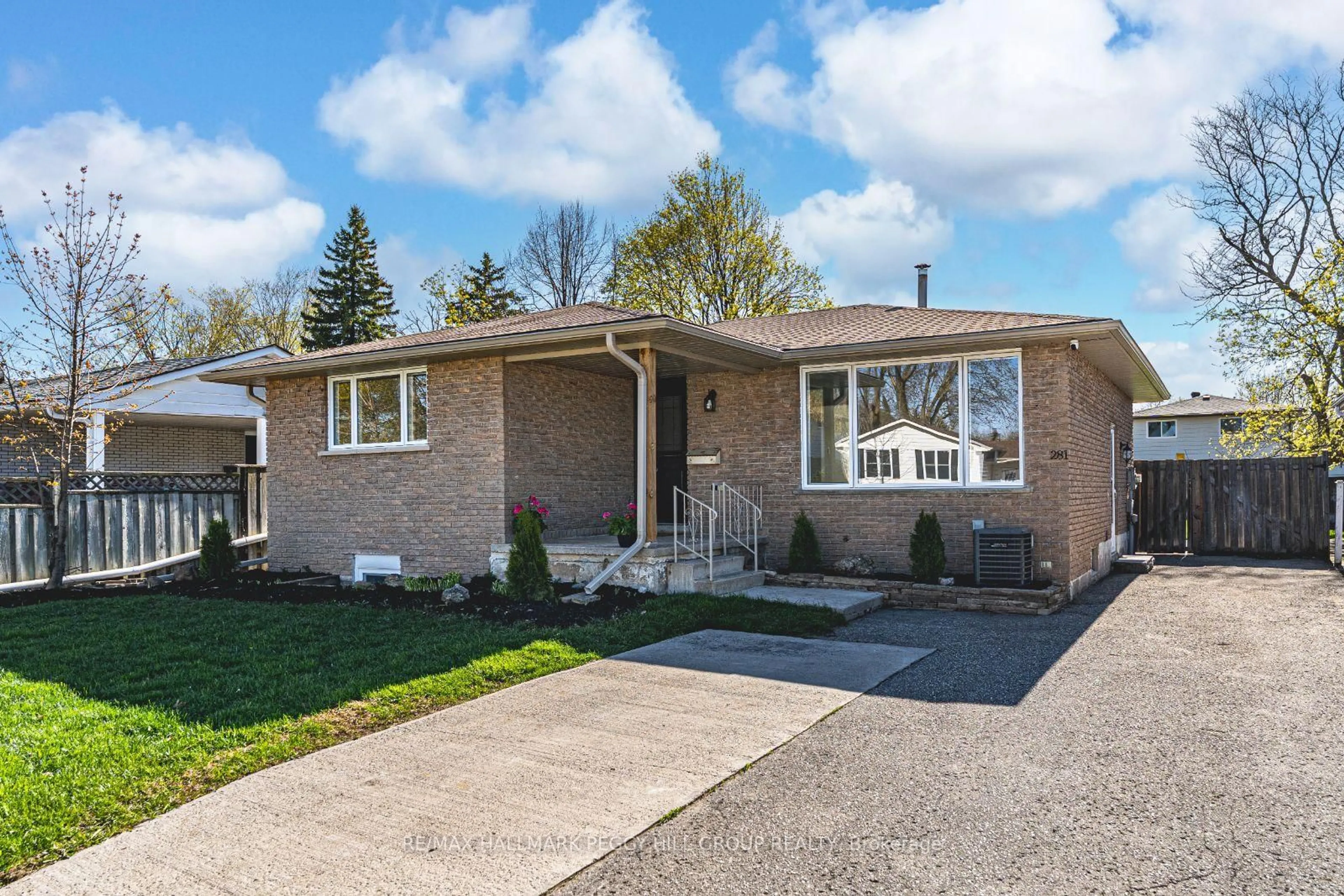 Home with brick exterior material, street for 281 Cook St, Barrie Ontario L4M 4H7