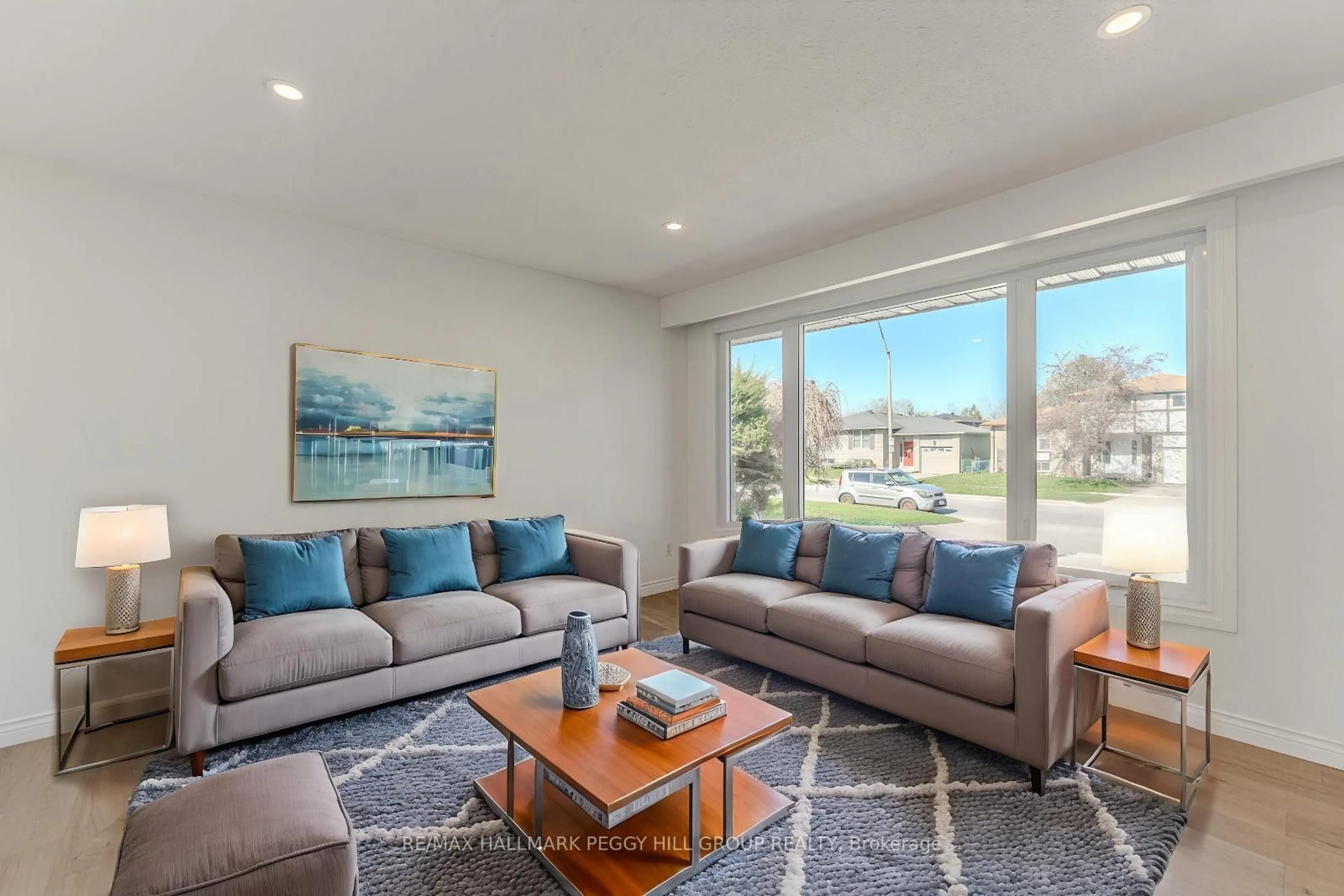 Living room with furniture, unknown for 281 Cook St, Barrie Ontario L4M 4H7