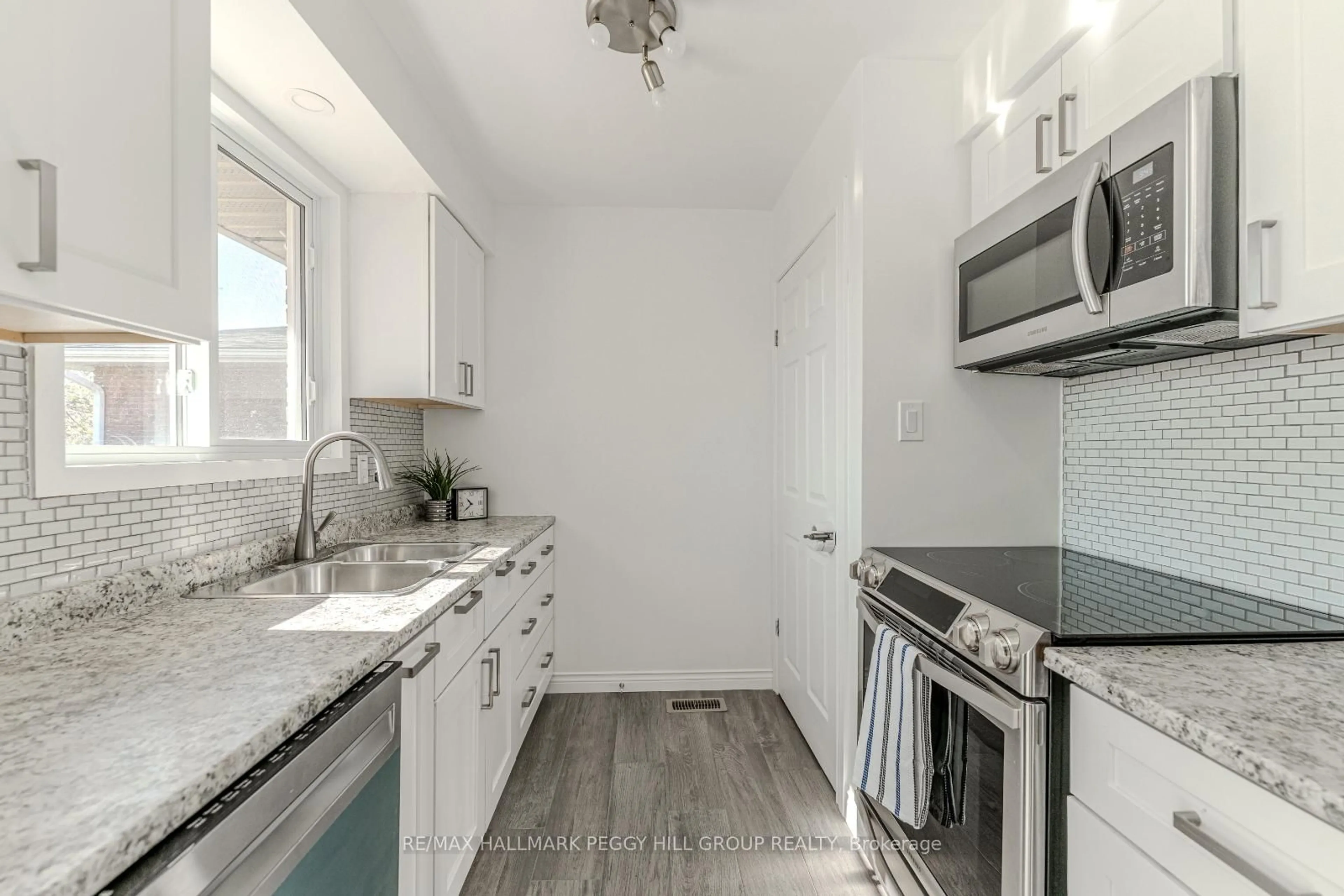 Standard kitchen, unknown for 281 Cook St, Barrie Ontario L4M 4H7