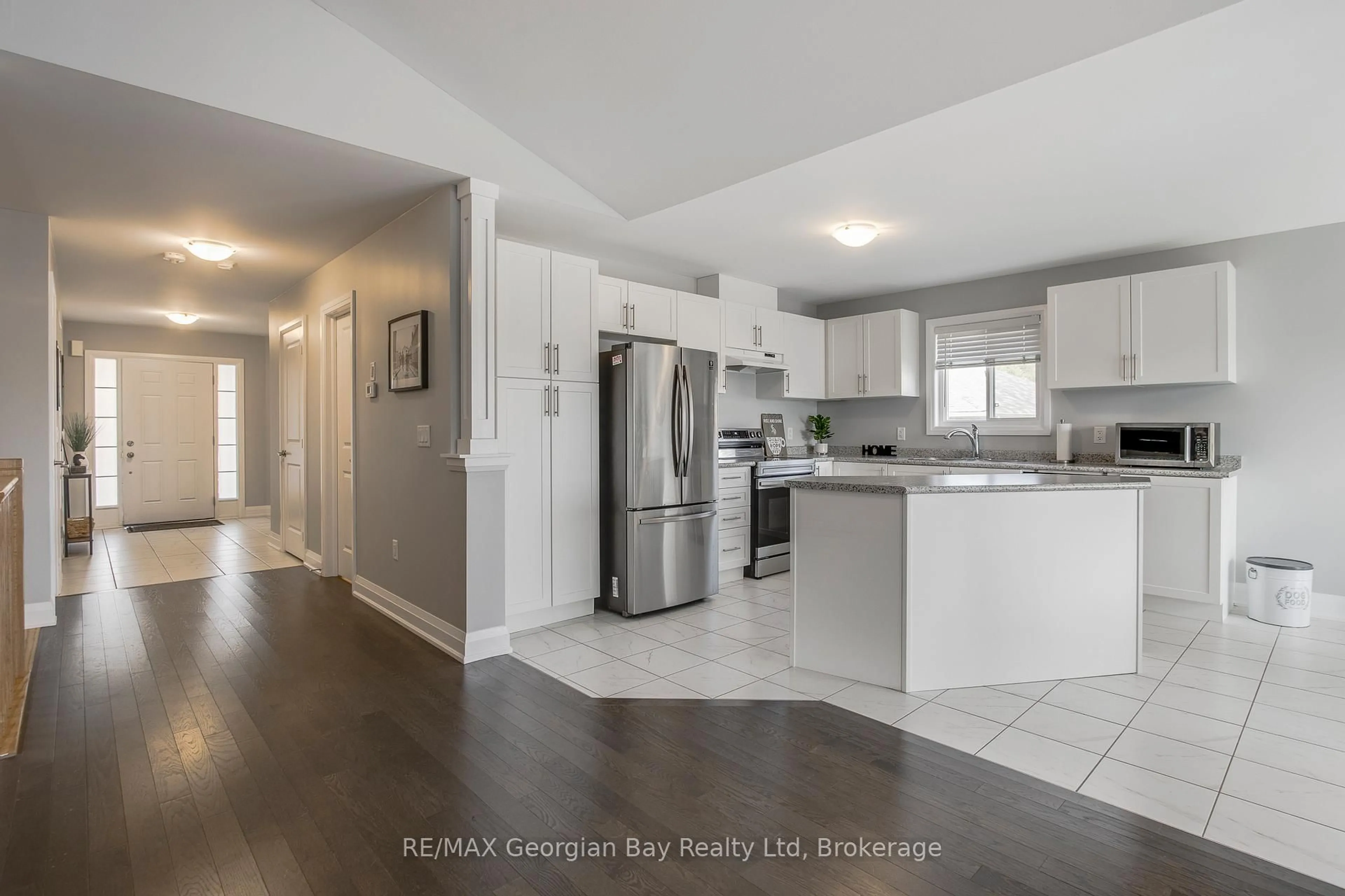 Open concept kitchen, unknown for 14 BEAUSOLEIL DRIVE N/A, Penetanguishene Ontario L9M 0V8