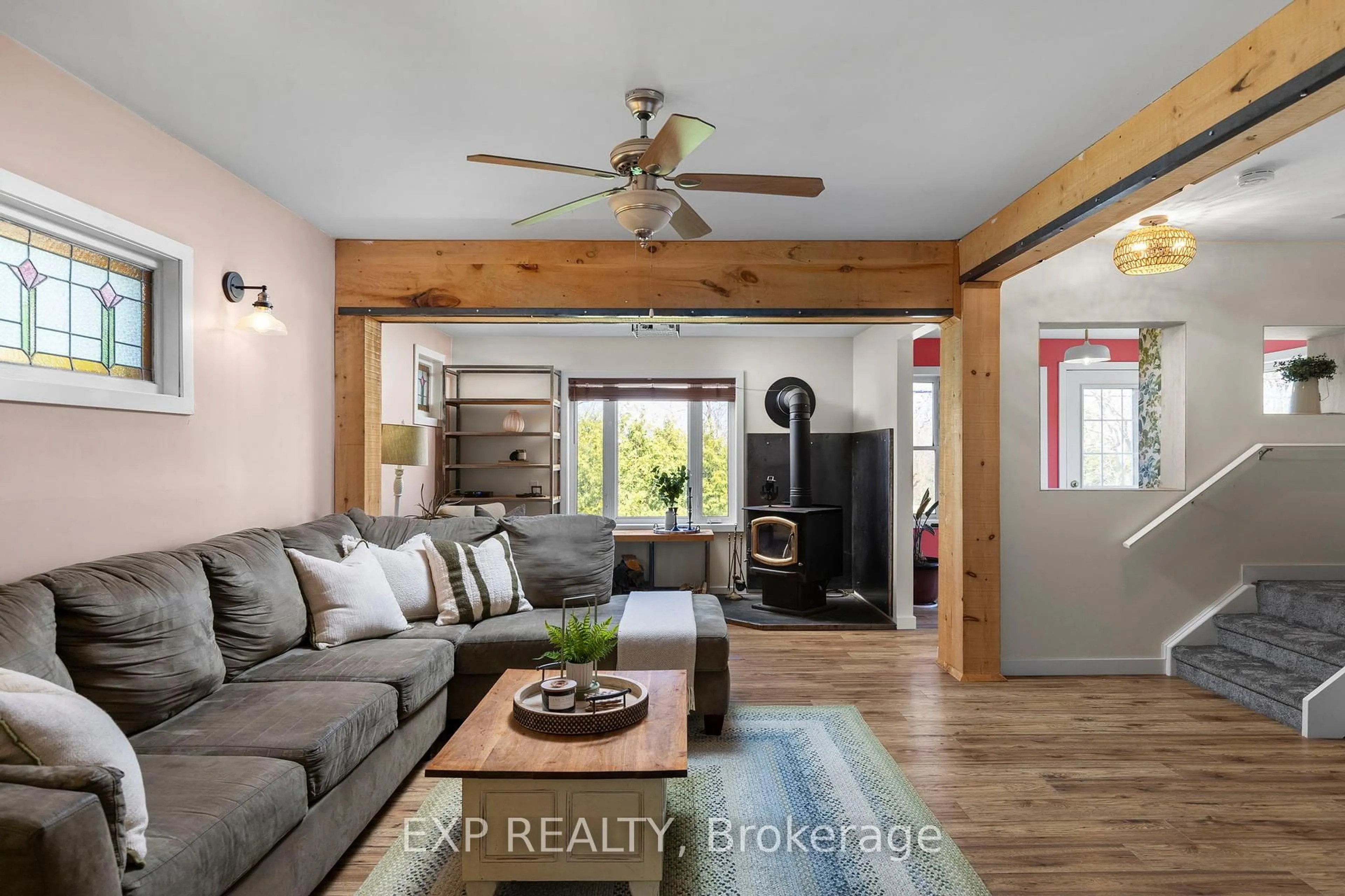 Living room with furniture, wood/laminate floor for 2752 Old Fort Rd, Midland Ontario L4R 4K3