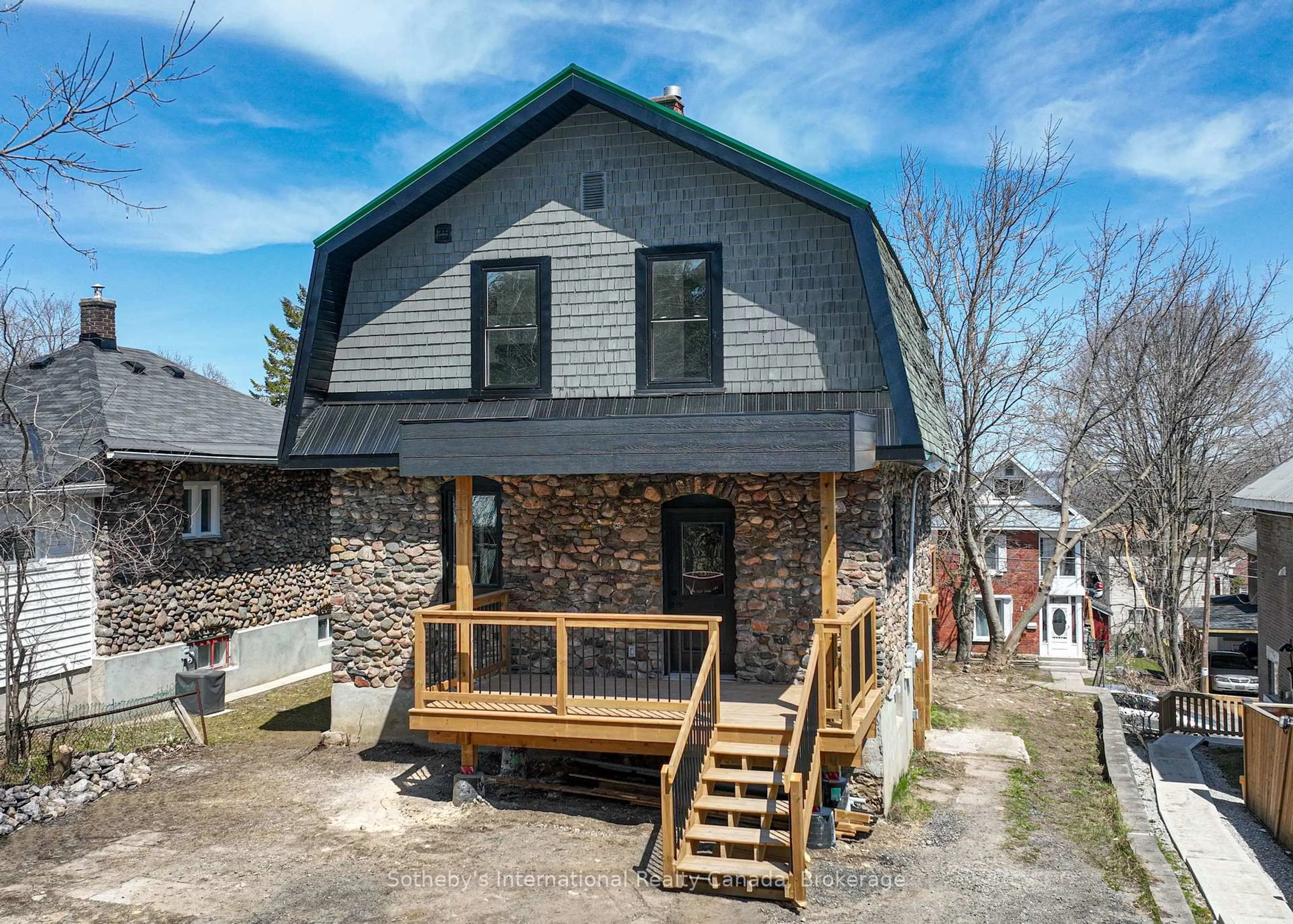 Home with brick exterior material, unknown for 177 parkview Ave, Orillia Ontario L3V 4M4