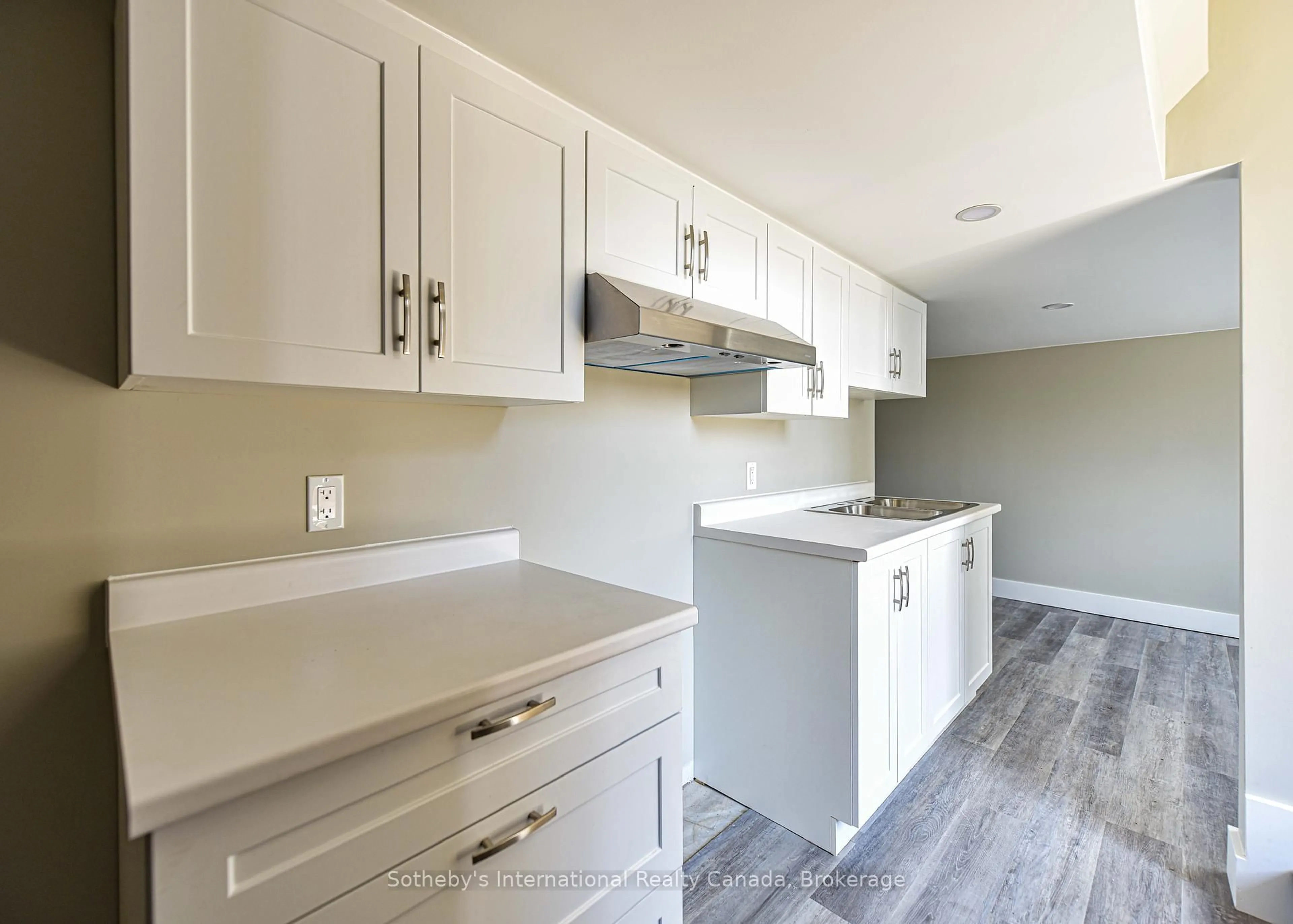 Open concept kitchen, unknown for 177 parkview Ave, Orillia Ontario L3V 4M4