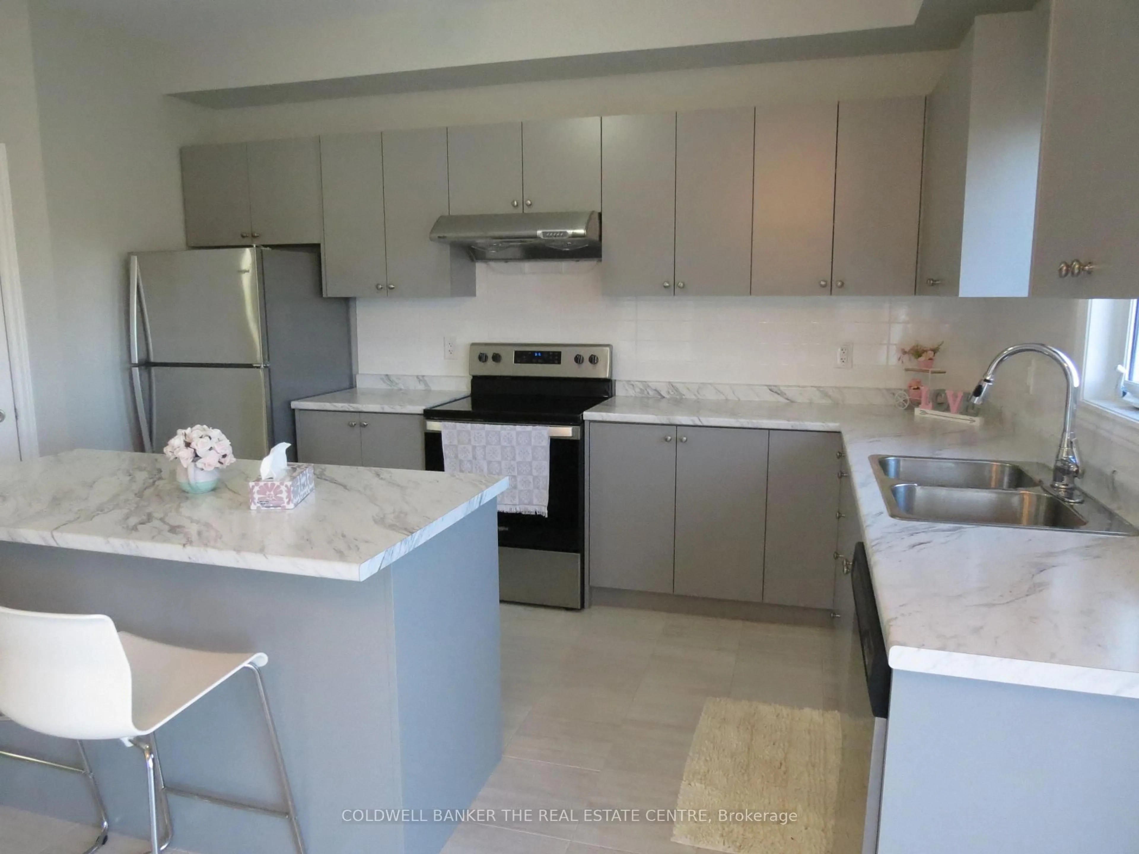 Open concept kitchen, ceramic/tile floor for 53 Allenwood Rd, Springwater Ontario L0L 1P0