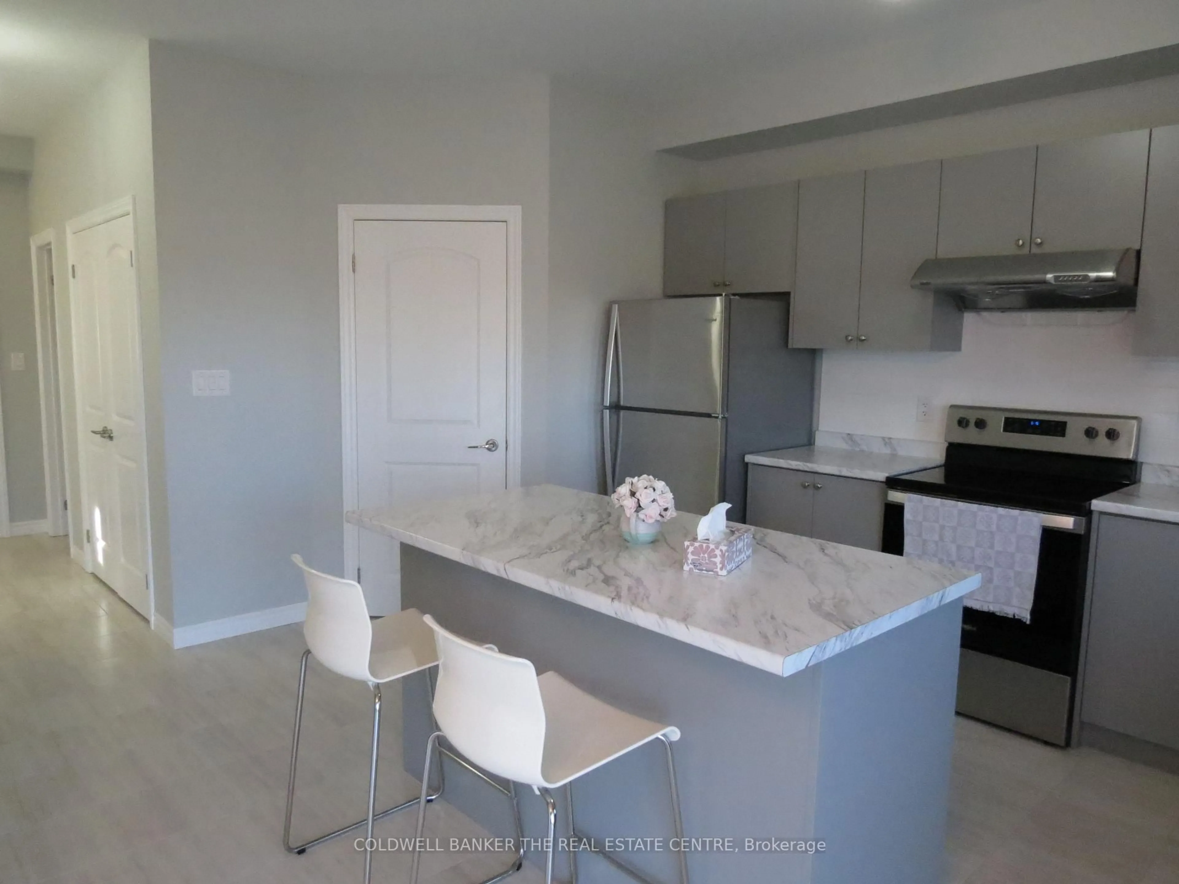 Open concept kitchen, unknown for 53 Allenwood Rd, Springwater Ontario L0L 1P0