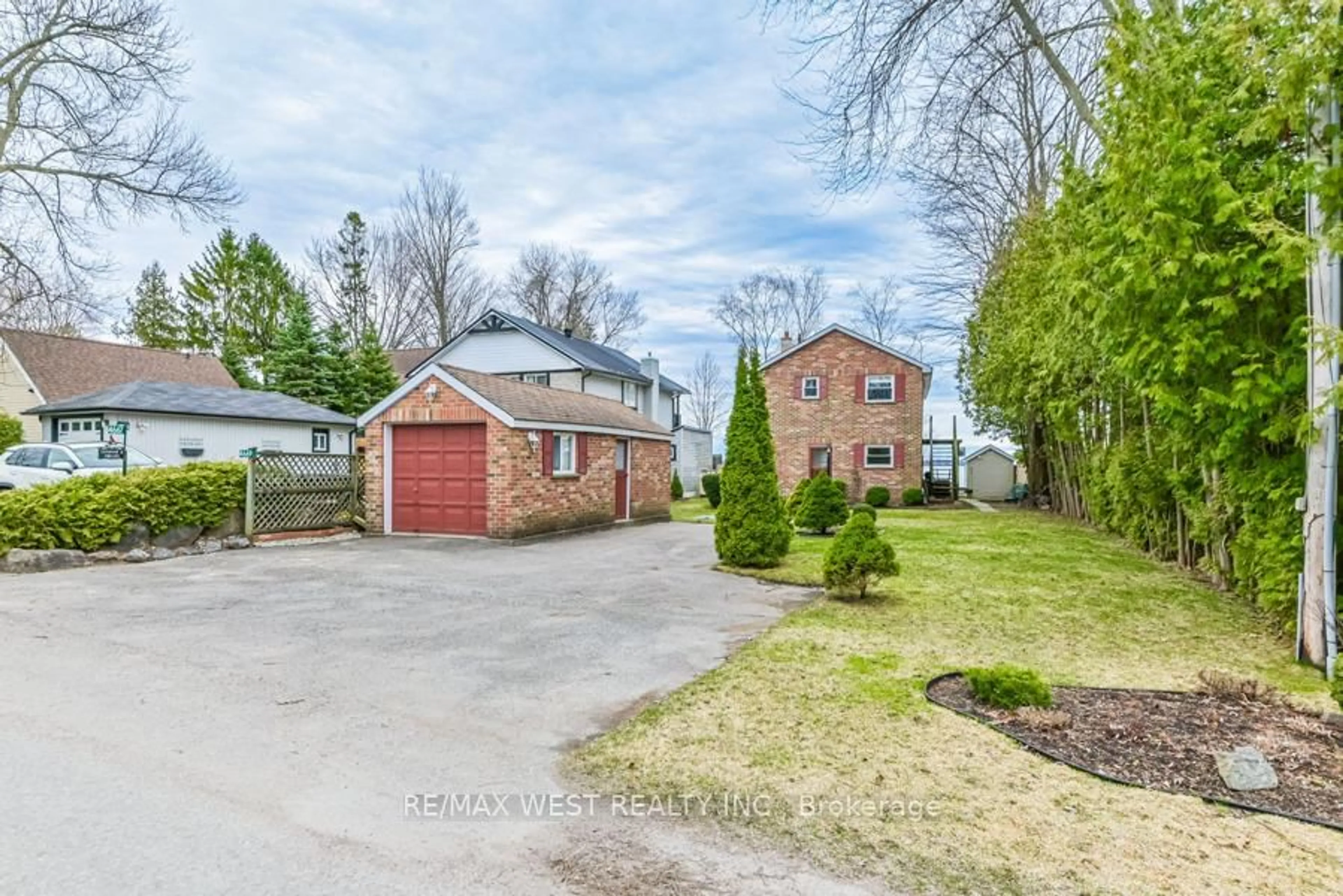 A pic from outside/outdoor area/front of a property/back of a property/a pic from drone, street for 4669 Anderson Ave, Ramara Ontario L3V 0S1
