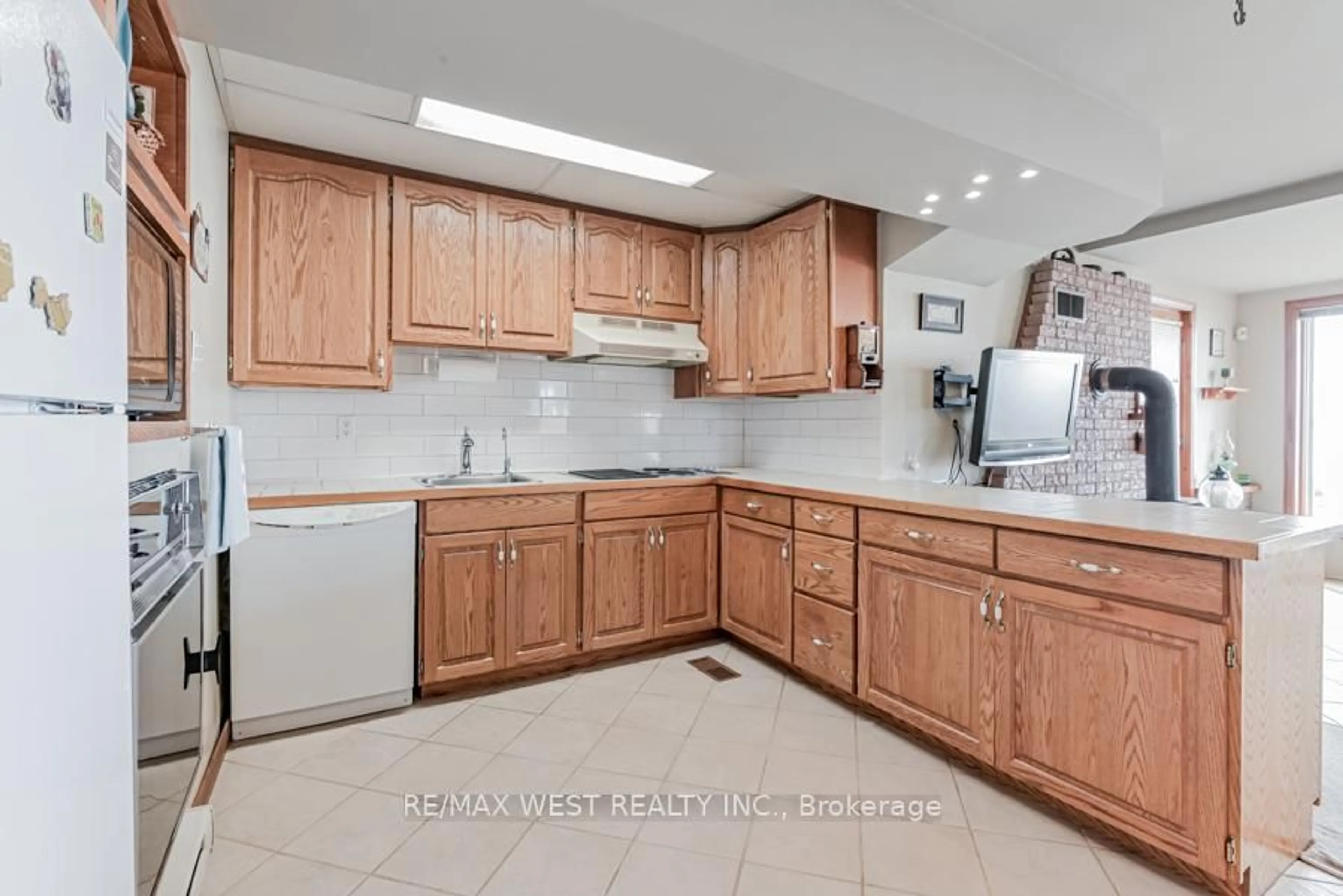 Standard kitchen, unknown for 4669 Anderson Ave, Ramara Ontario L3V 0S1