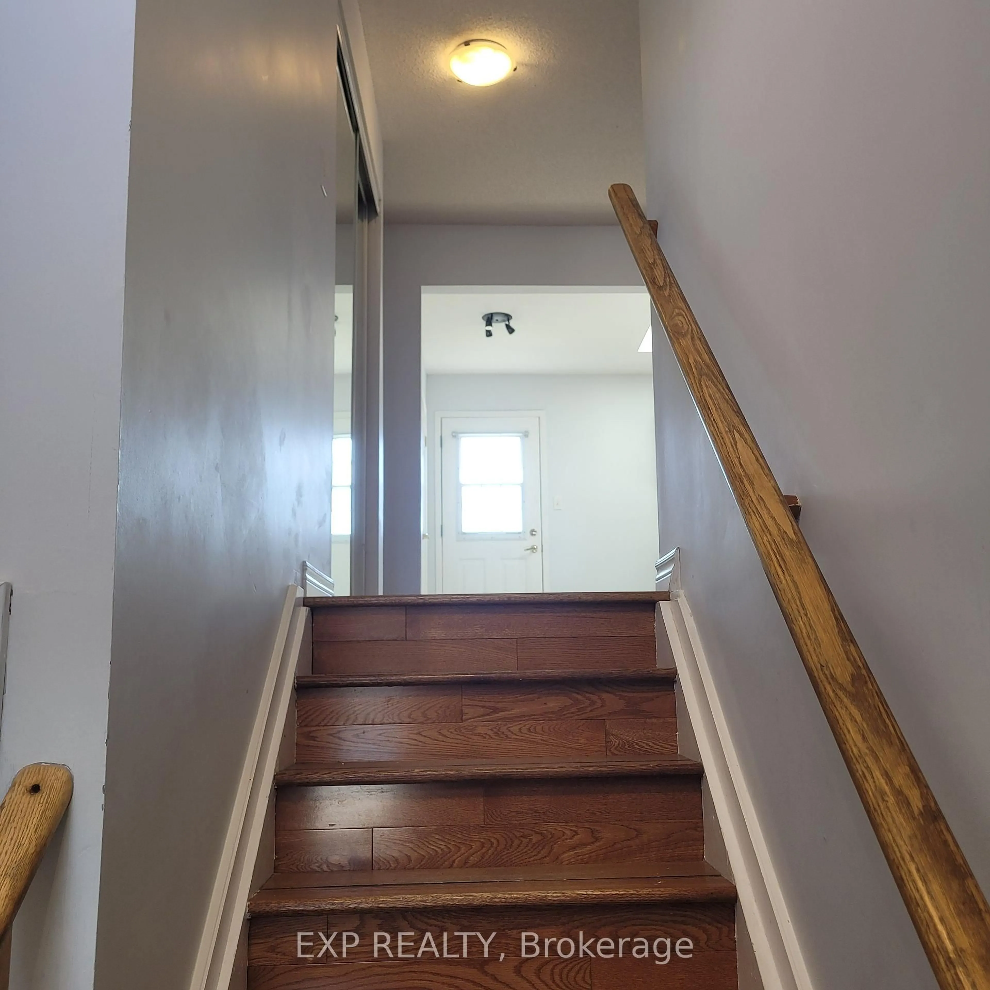 Unknown for 306 Johnson St, Barrie Ontario L4M 7A3