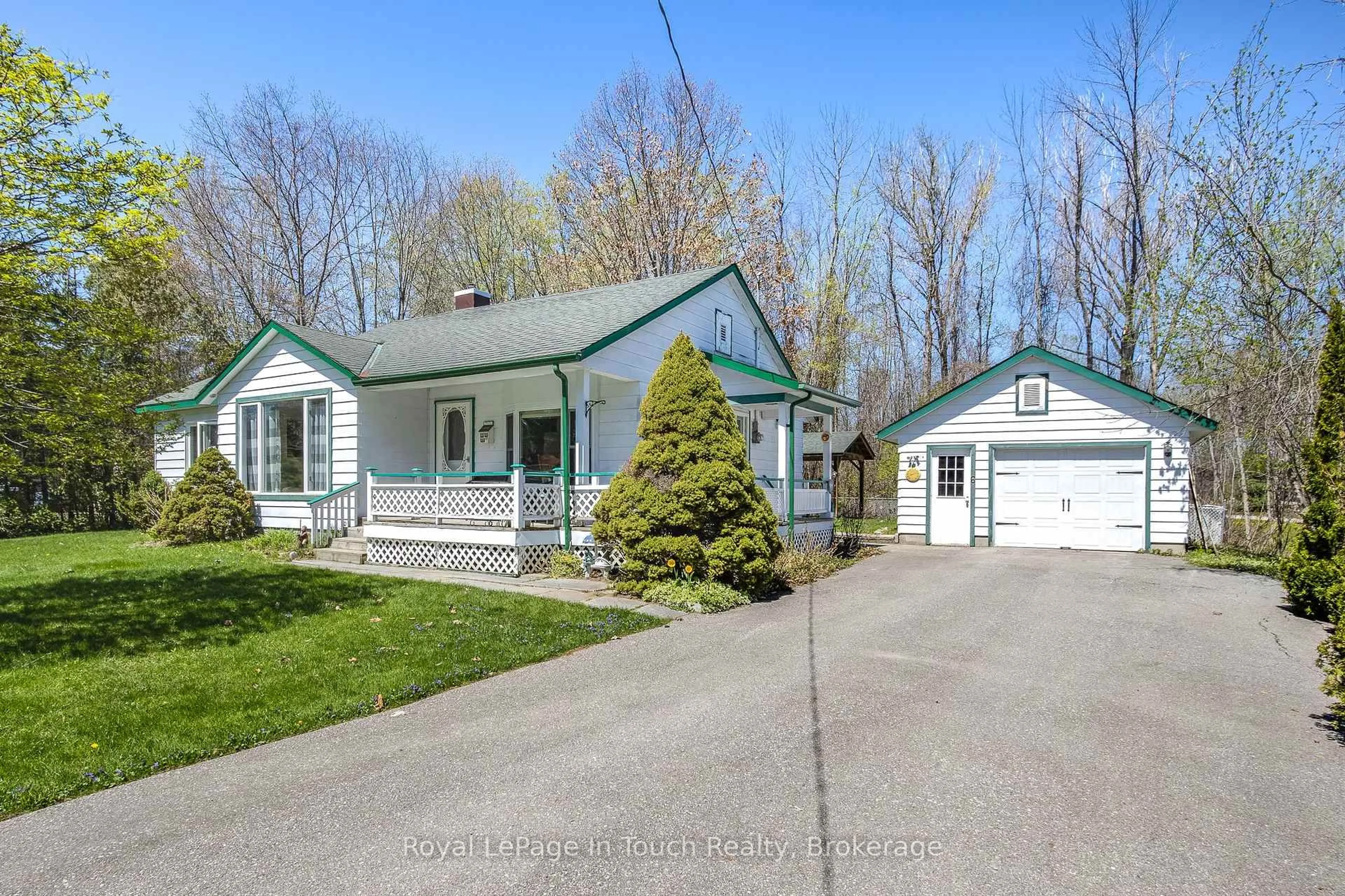 A pic from outside/outdoor area/front of a property/back of a property/a pic from drone, street for 6 Davis Dr, Tay Ontario L0K 2A0