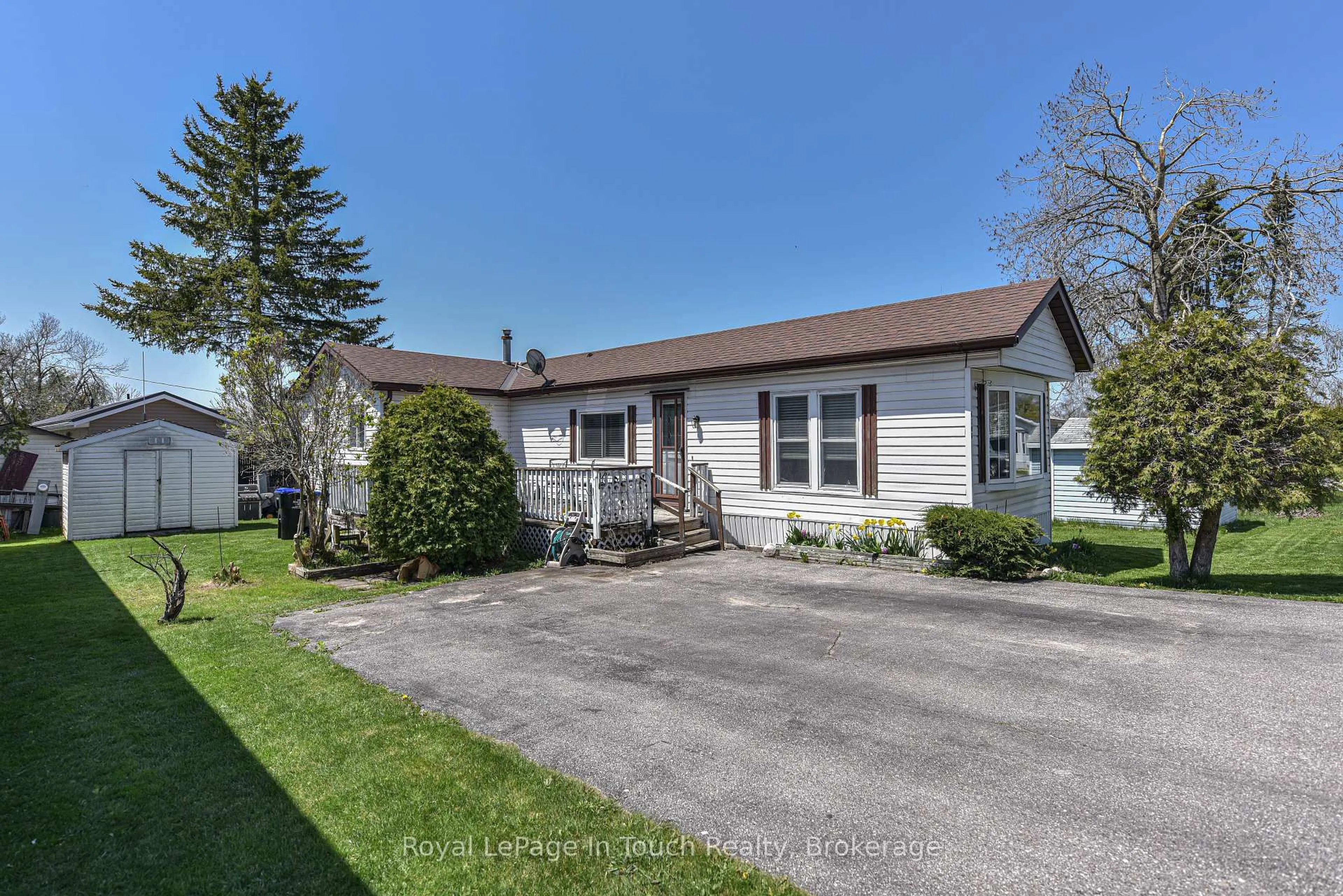 Unknown for 4106 Ash Cres, Severn Ontario L3V 0V1