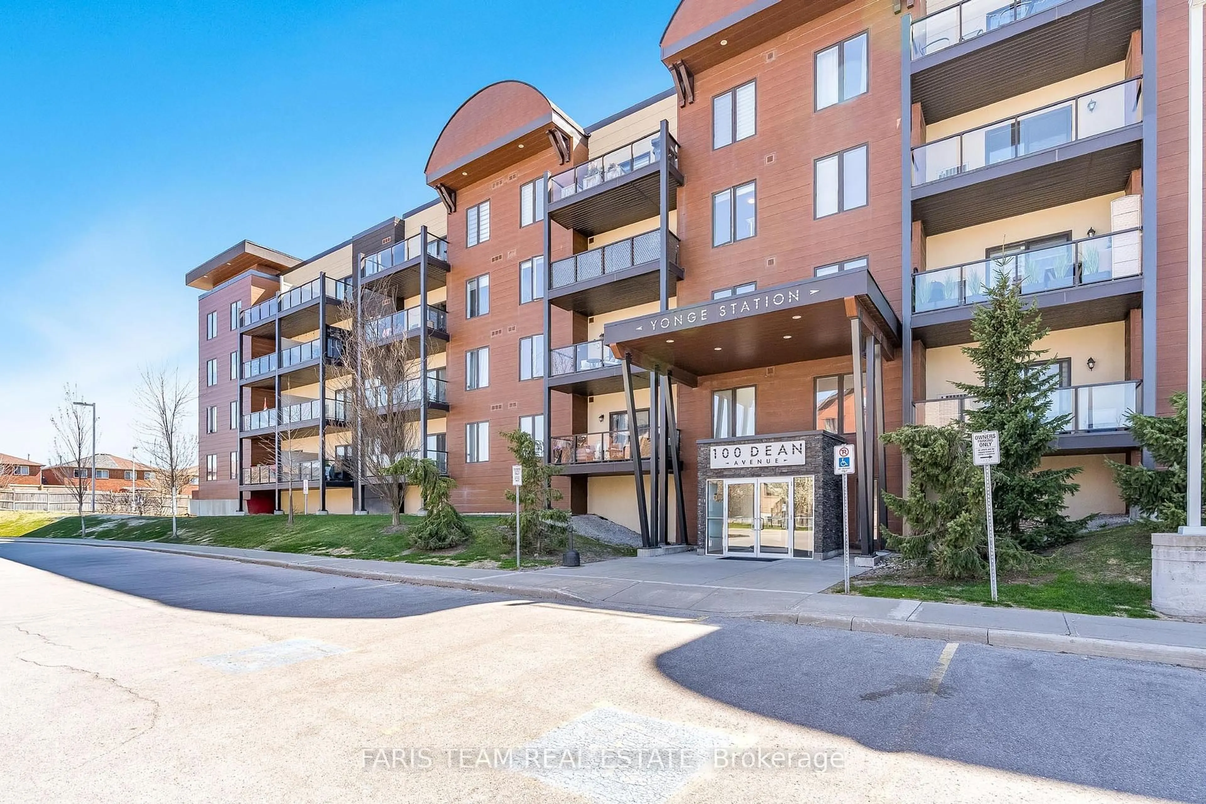 Patio, unknown for 100 Dean Ave #307, Barrie Ontario L4N 0V4