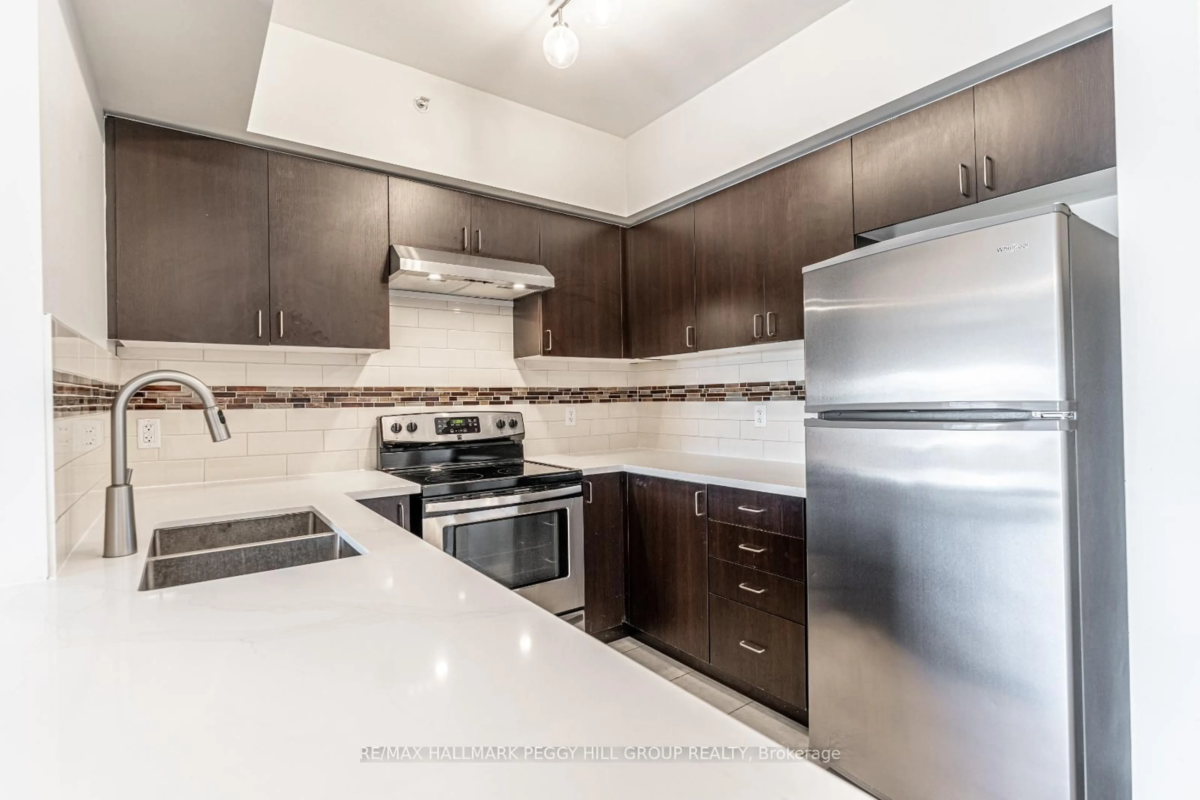 Standard kitchen, unknown for 45 Ferndale Dr #305, Barrie Ontario L4N 5W7