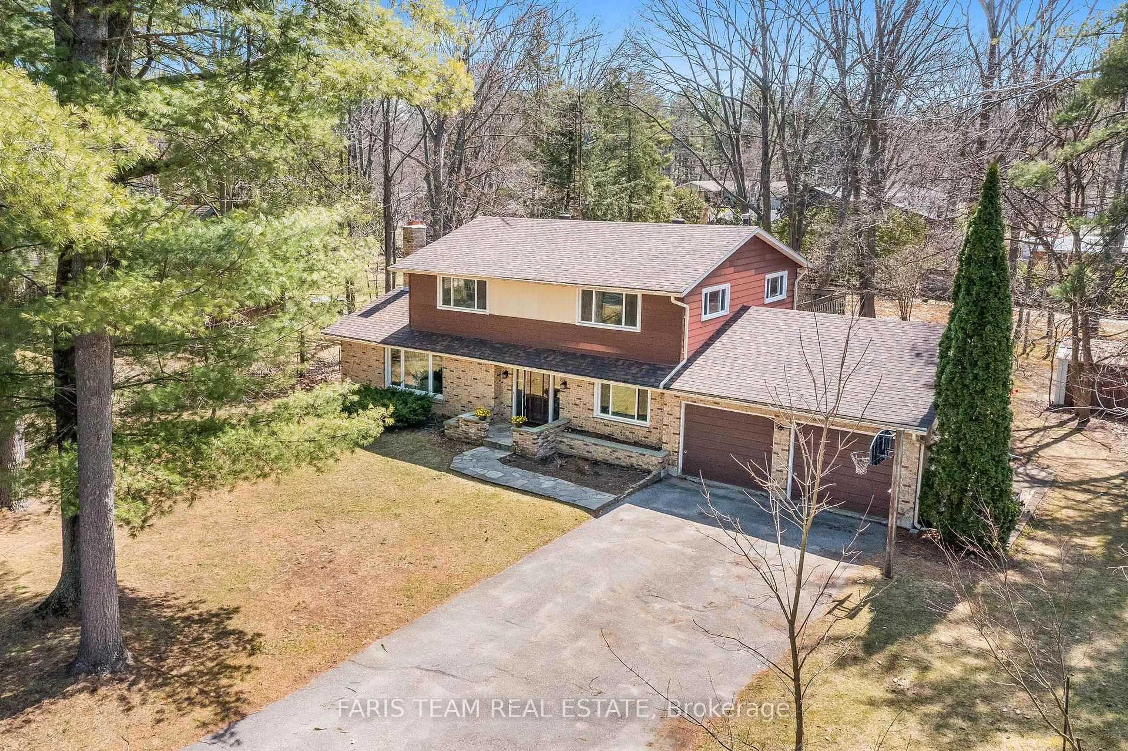 A pic from outside/outdoor area/front of a property/back of a property/a pic from drone, unknown for 15 Lawrence Ave, Springwater Ontario L0L 1Y2