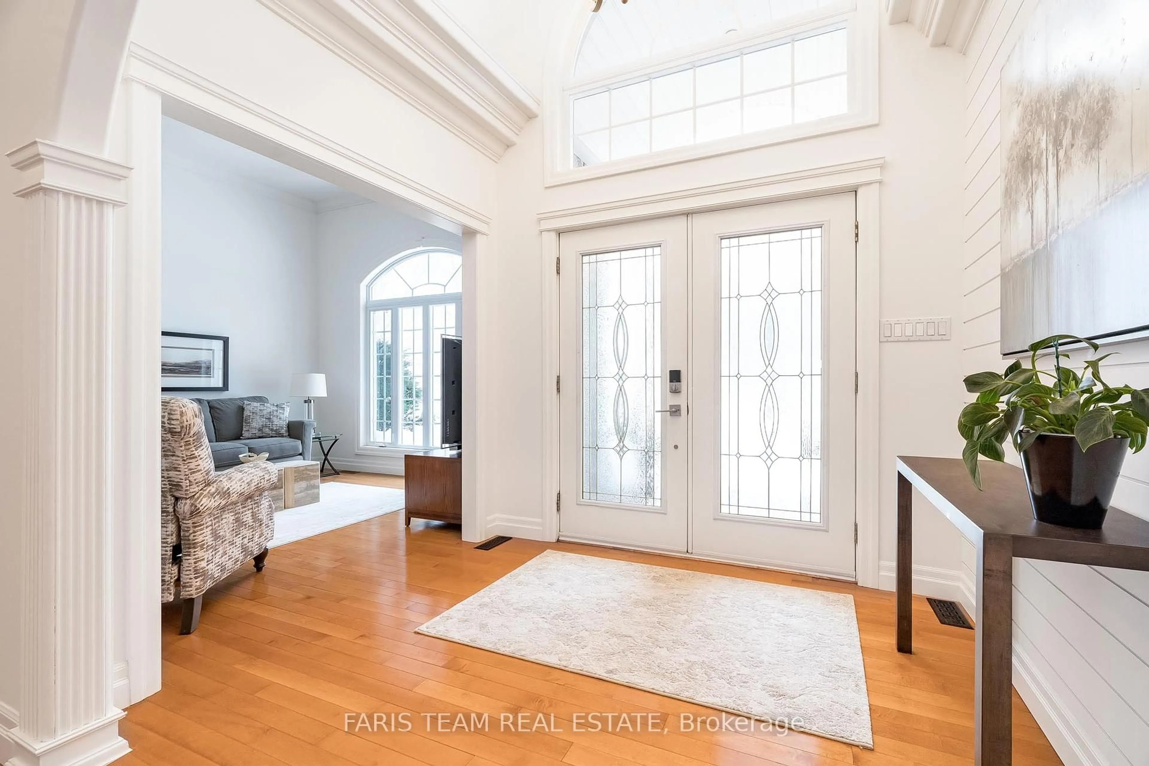 Indoor entryway for 7 Highland Dr, Oro-Medonte Ontario L0L 2L0
