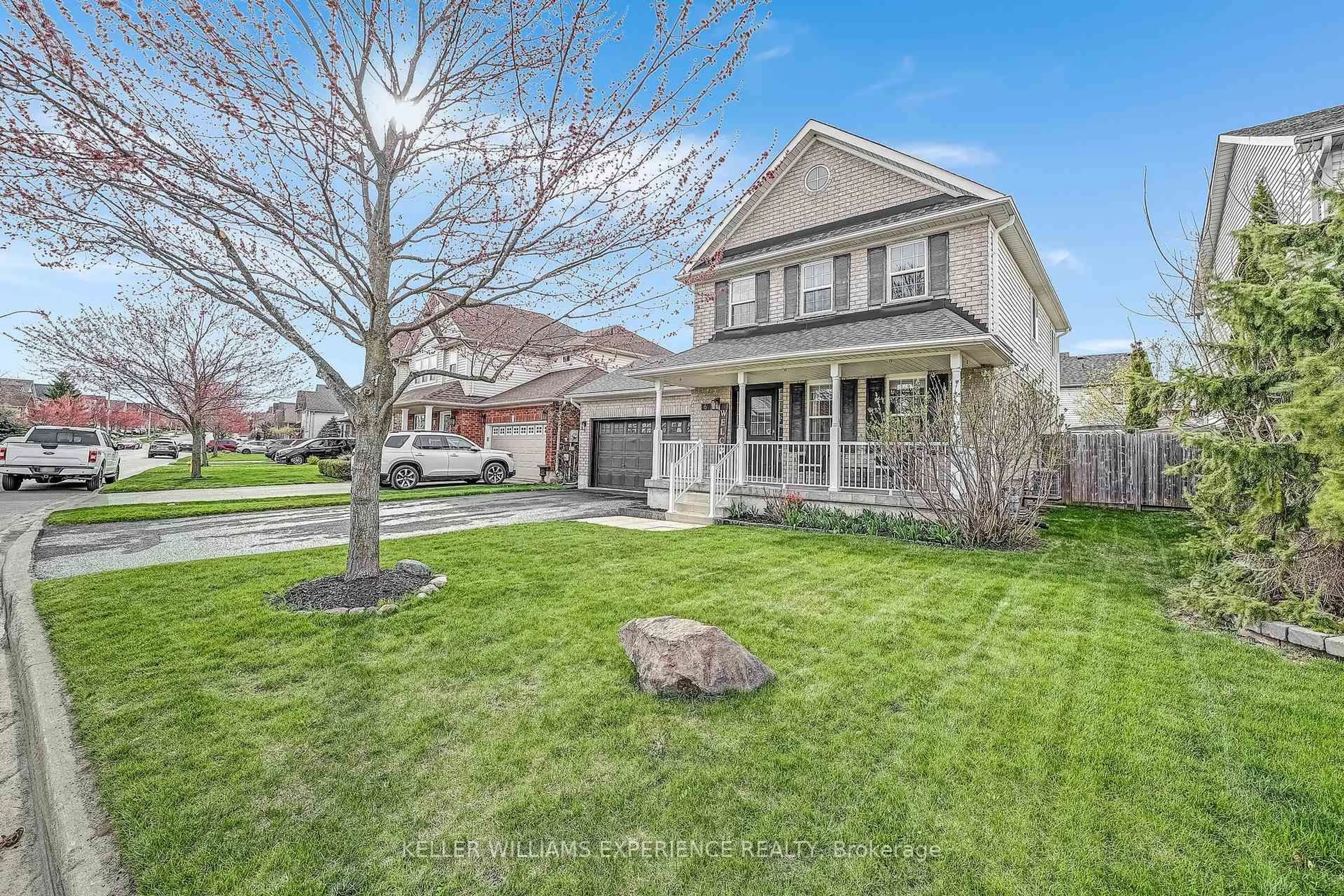 Home with vinyl exterior material, street for 6 BROOKWOOD Dr, Barrie Ontario L4N 0Z1