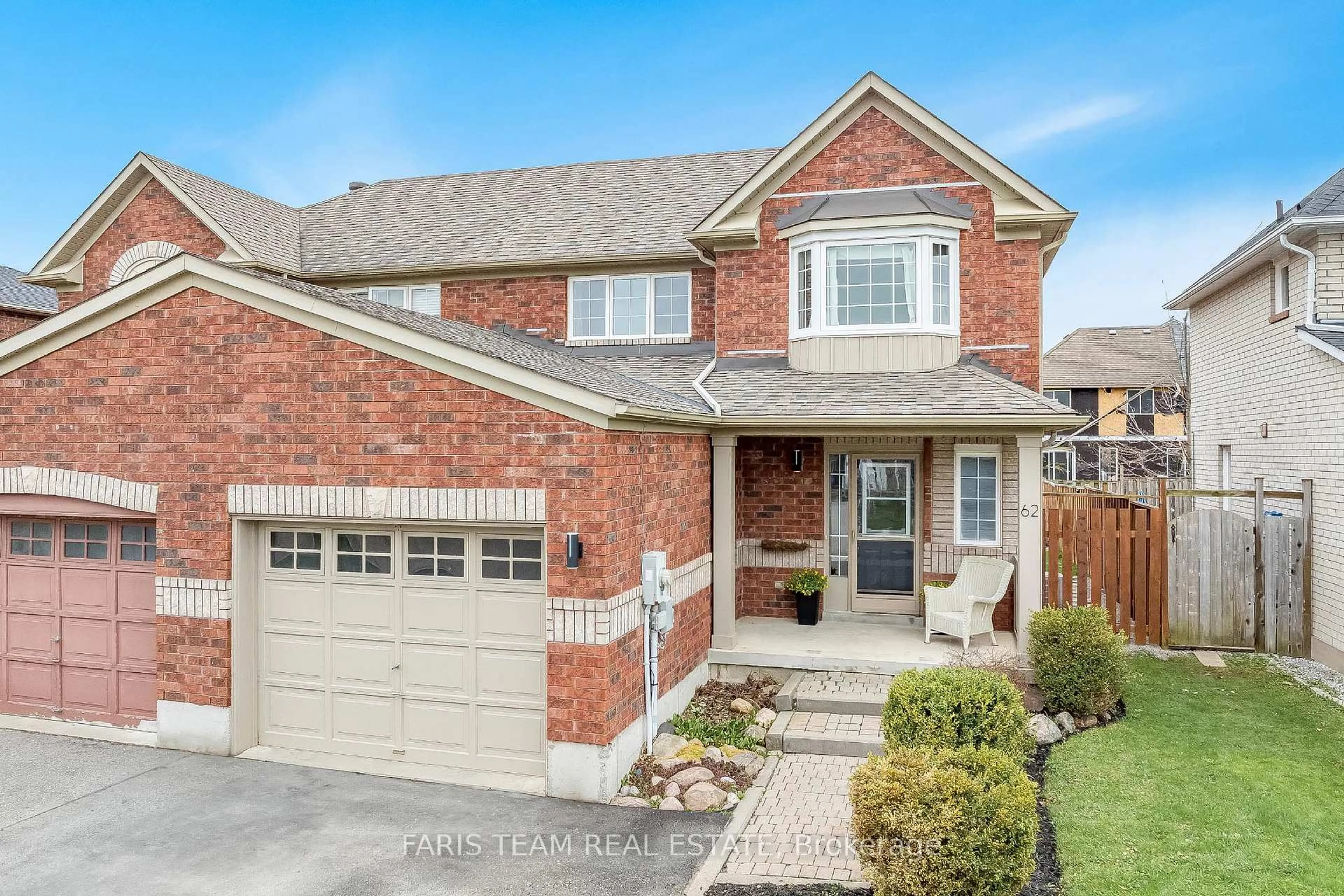 Home with brick exterior material, street for 62 Weymouth Rd, Barrie Ontario L4M 6R7