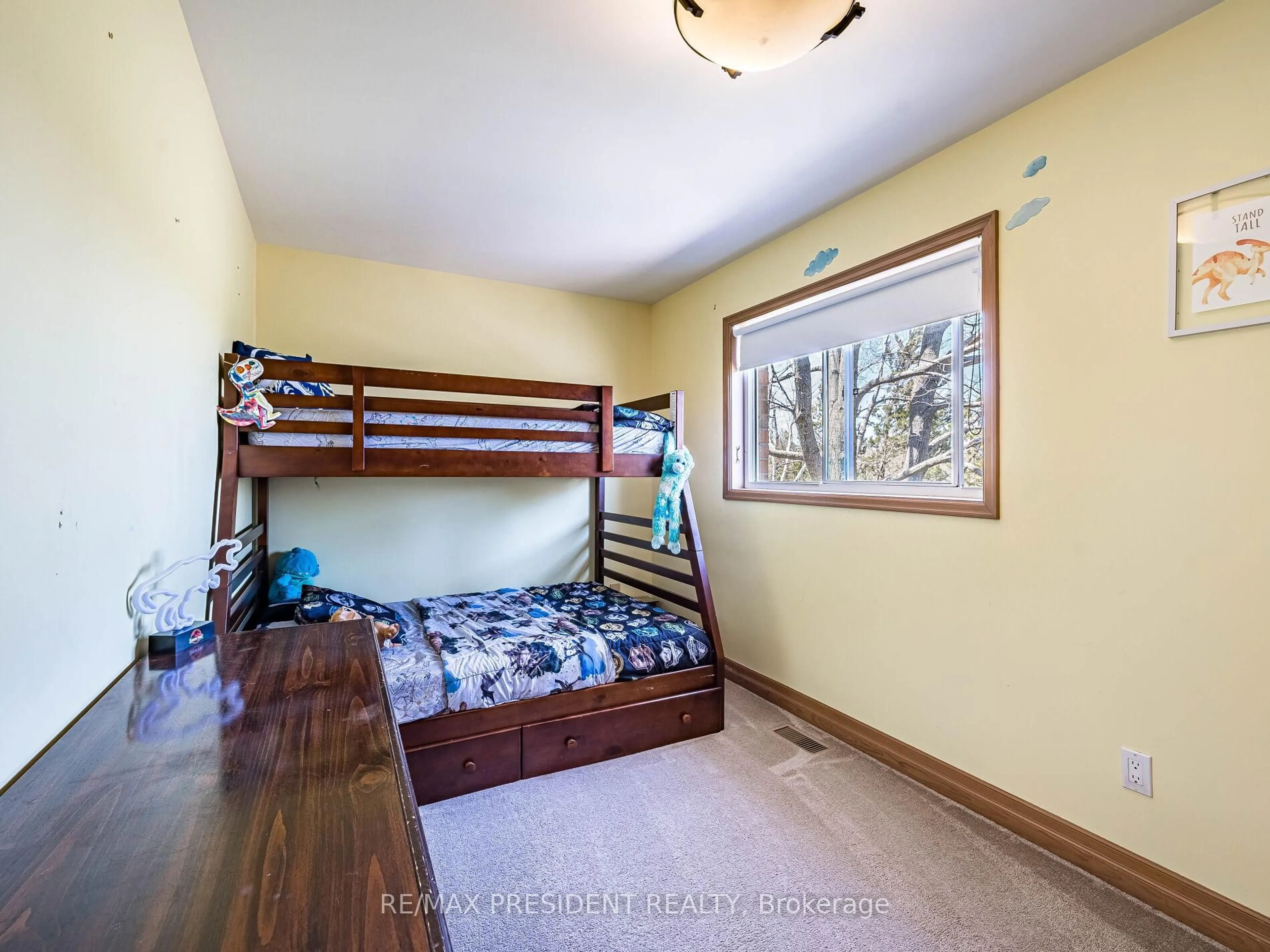 Bedroom with bed, unknown for 45 Grasett Cres, Barrie Ontario L4N 6Z6