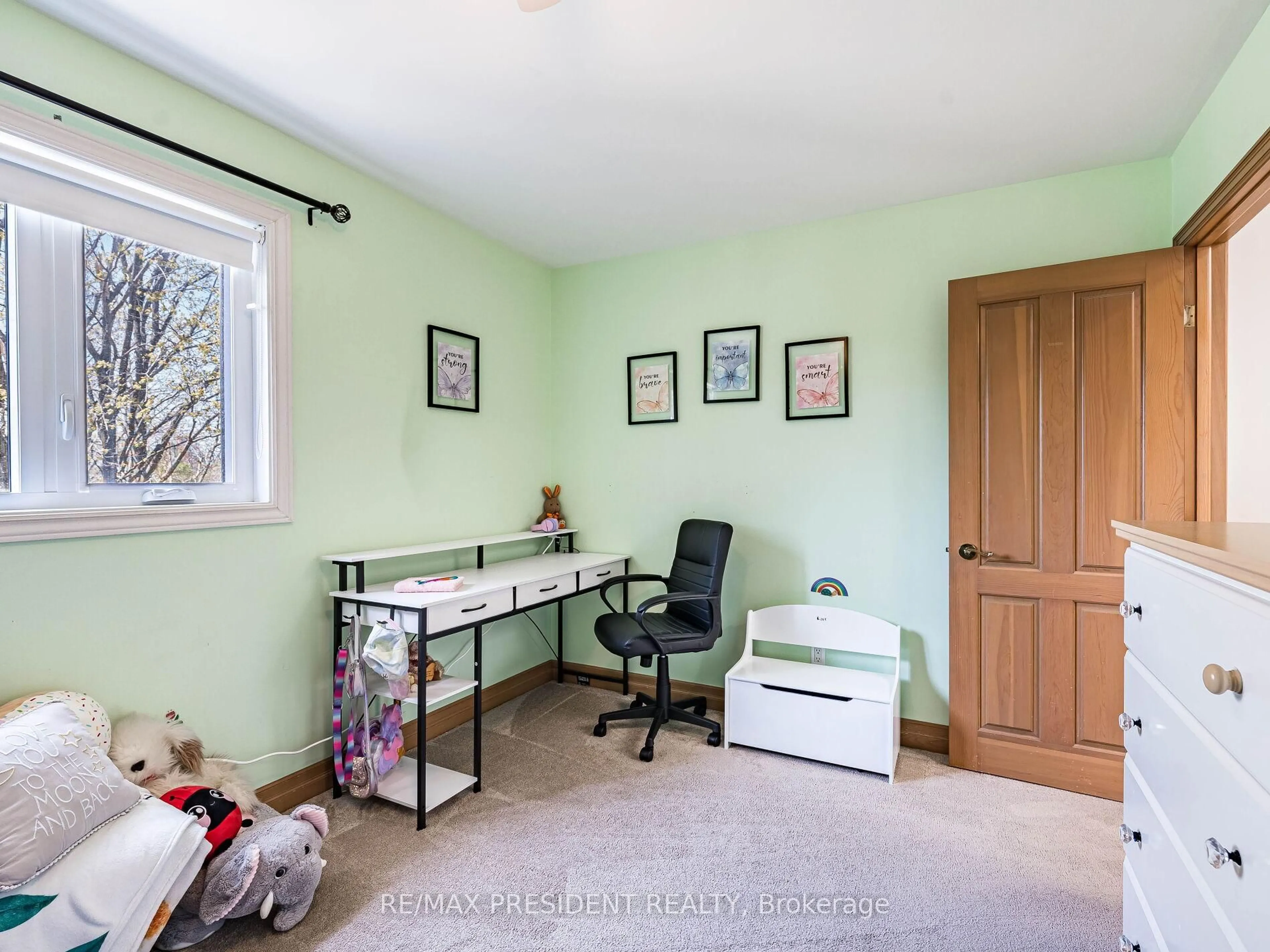 A pic of a room for 45 Grasett Cres, Barrie Ontario L4N 6Z6