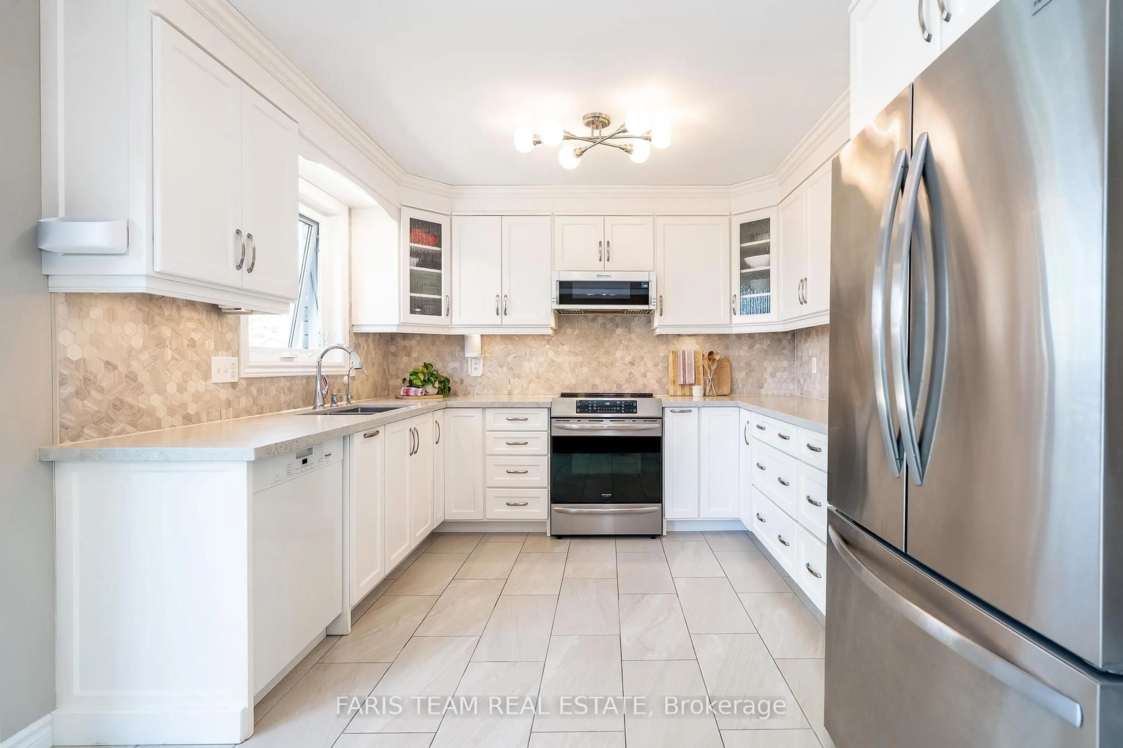 Unknown for 22 Watson Dr, Barrie Ontario L4M 6W3