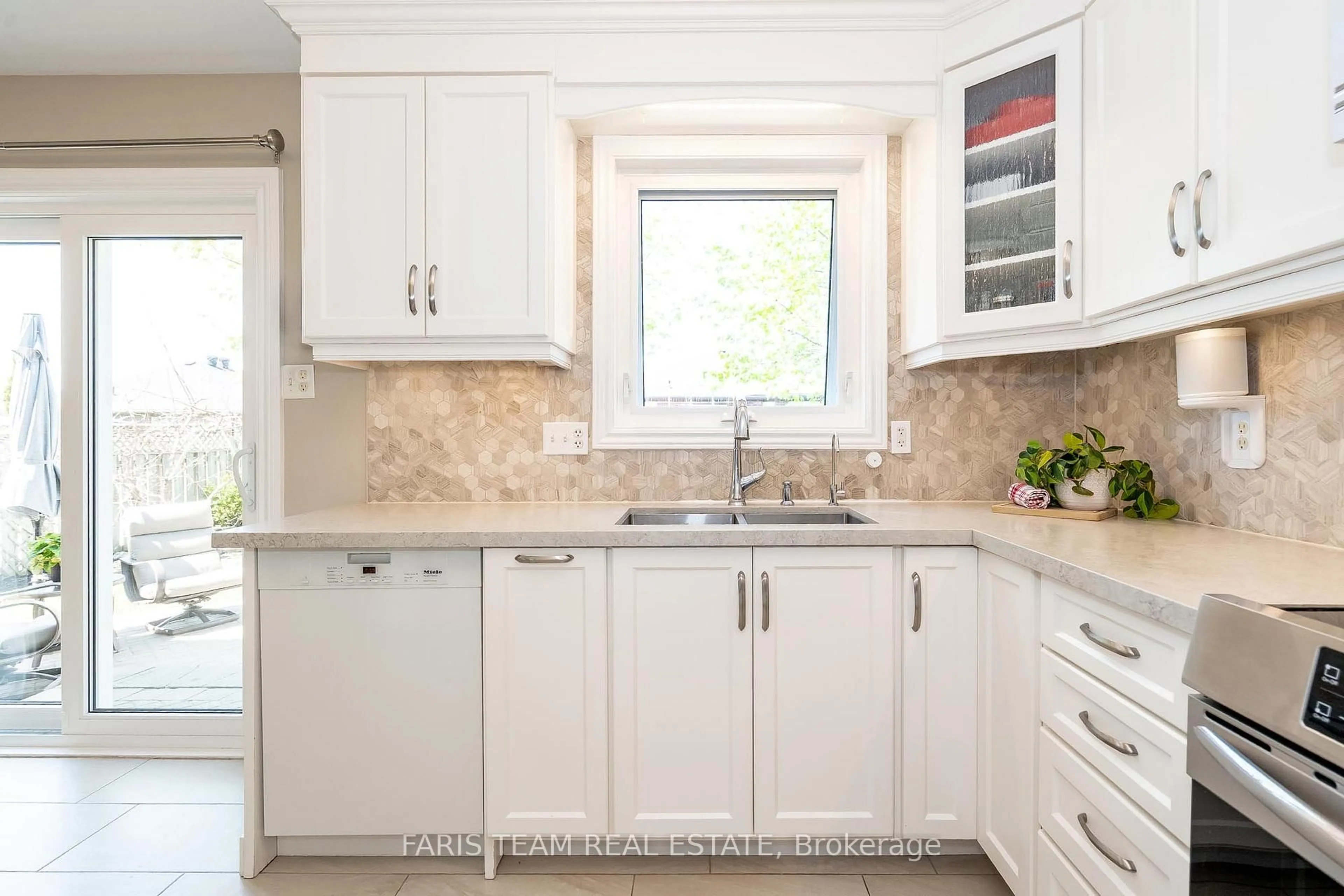 Contemporary kitchen, ceramic/tile floor for 22 Watson Dr, Barrie Ontario L4M 6W3