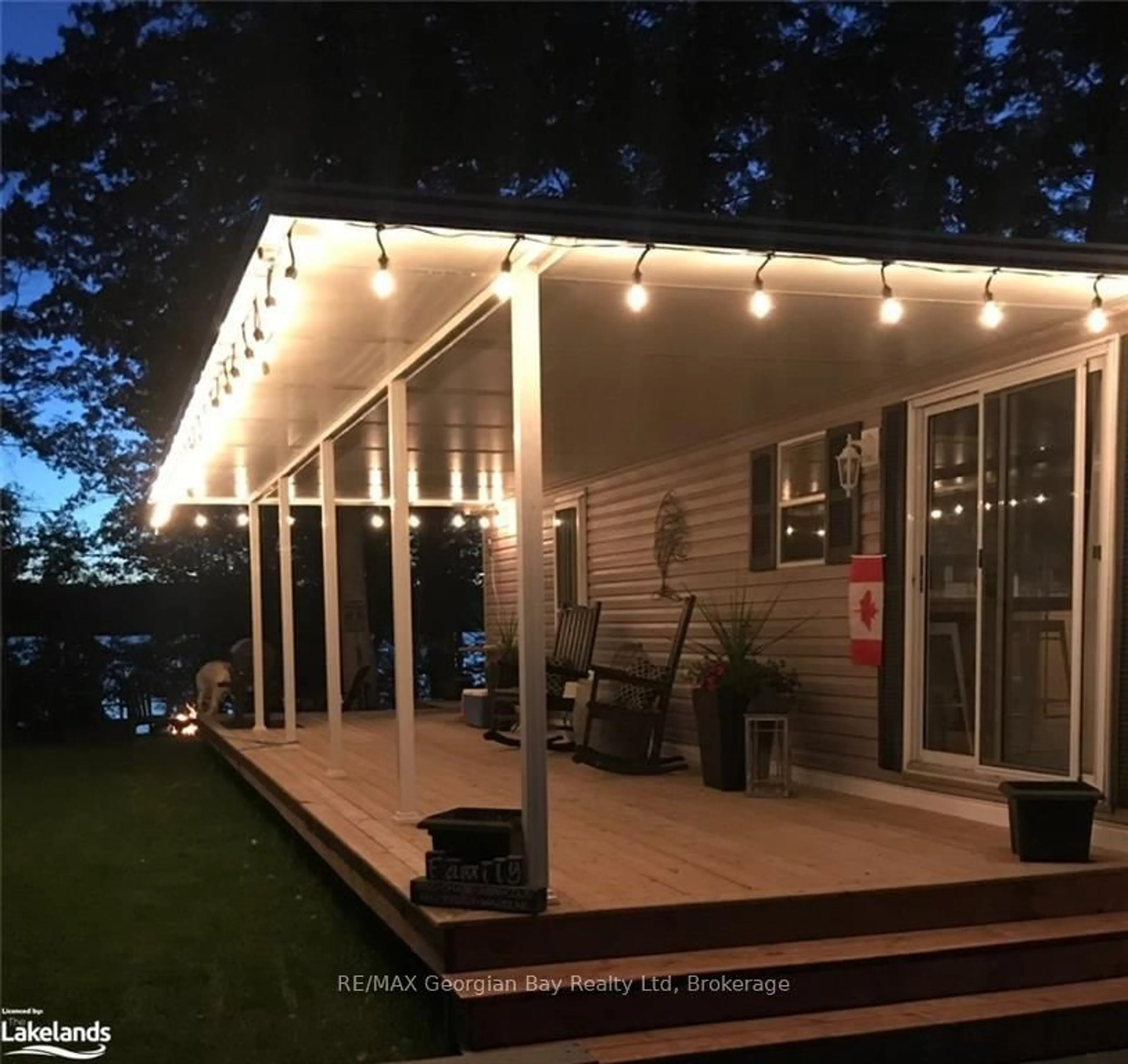 Home with vinyl exterior material, street for 46 LAKESHORE Rd, Midland Ontario L4R 0B9