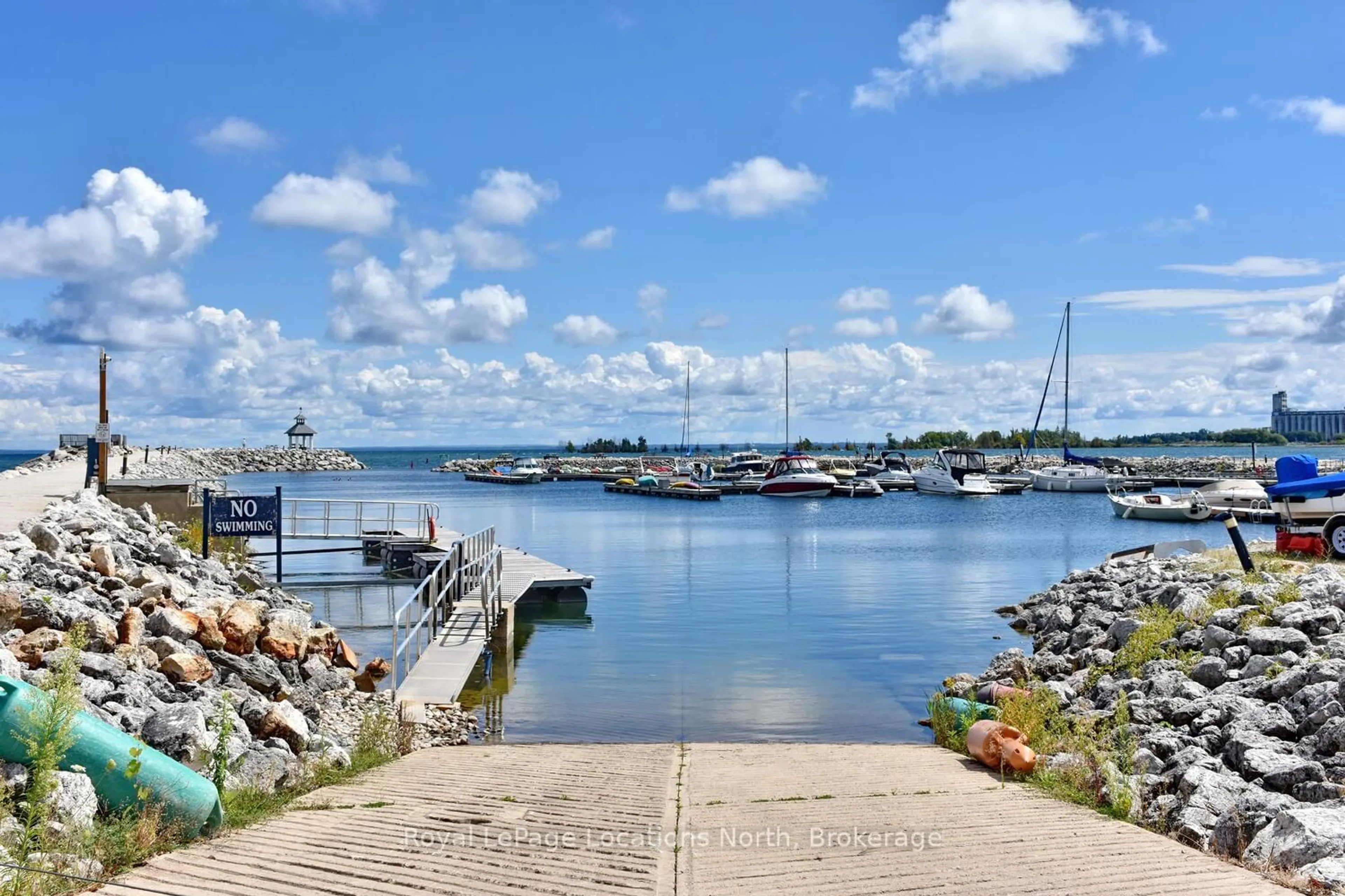 Patio, water/lake/river/ocean view for 30 RAMBLINGS Way #153, Collingwood Ontario L9Y 5S5