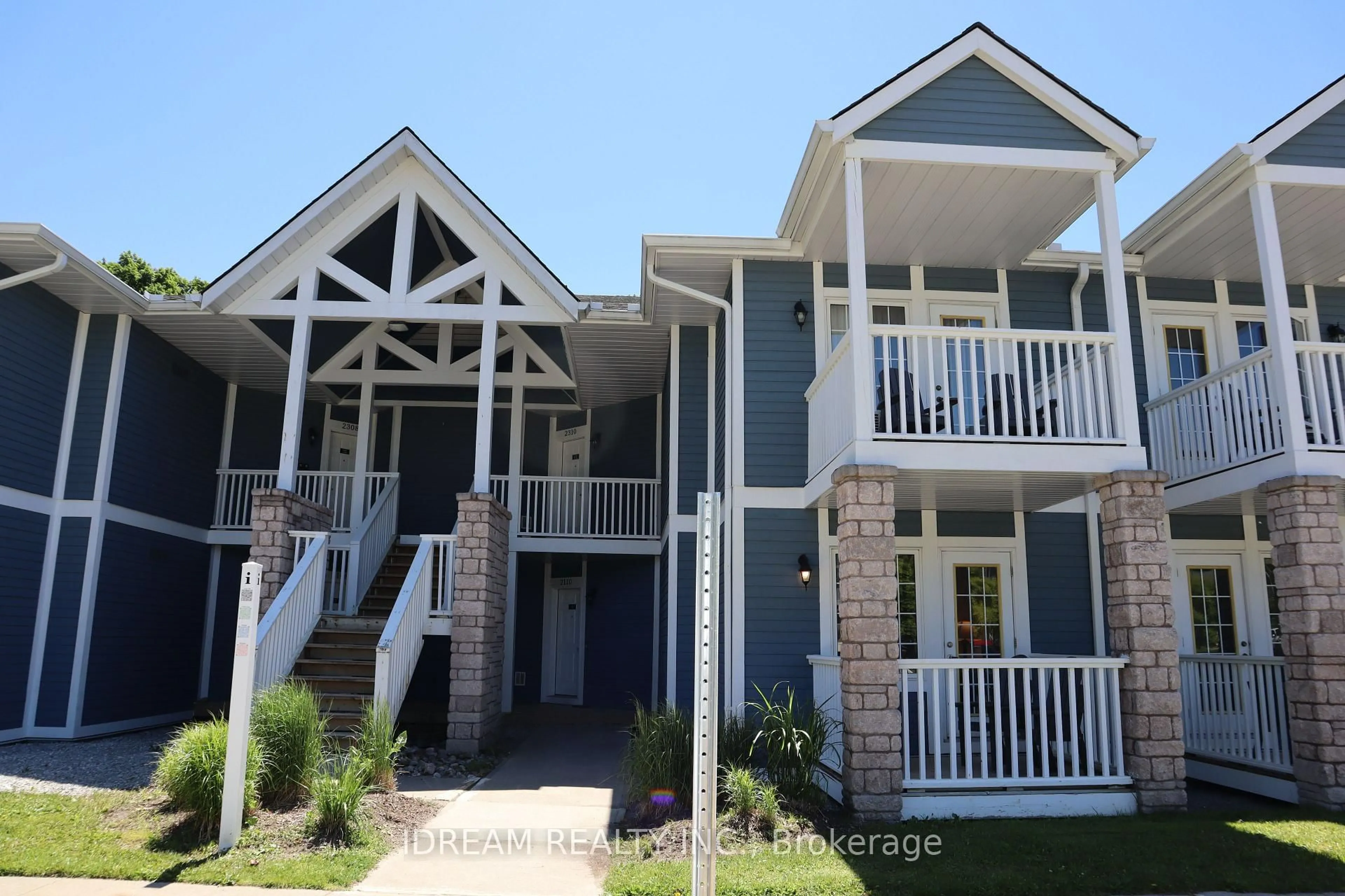 Home with vinyl exterior material, water/lake/river/ocean view for 90 Highland Dr #2111/2110, Oro-Medonte Ontario L0L 2L0