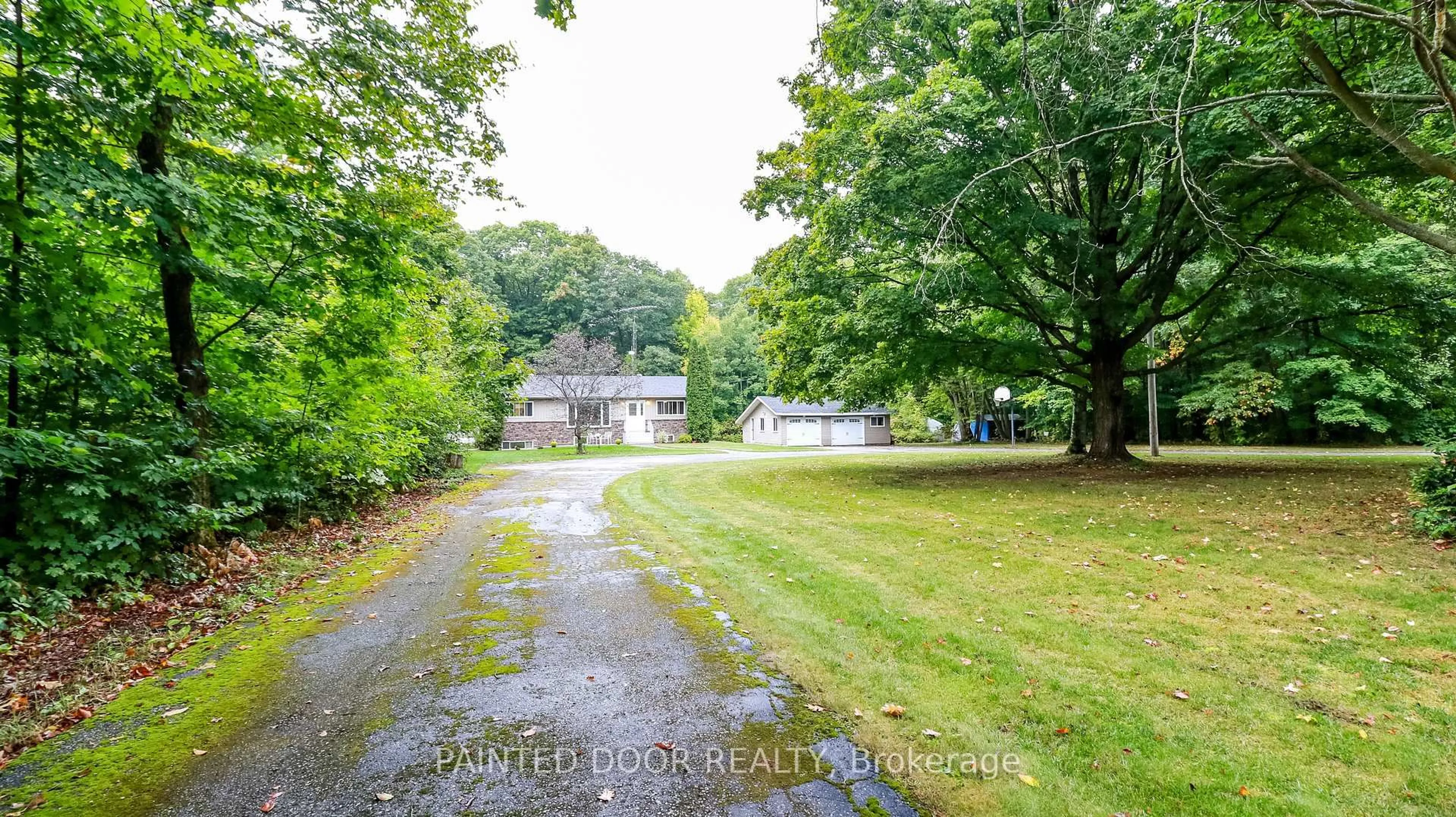 A pic from outside/outdoor area/front of a property/back of a property/a pic from drone, unknown for 350 5 Concession, Tiny Ontario L0L 2T0