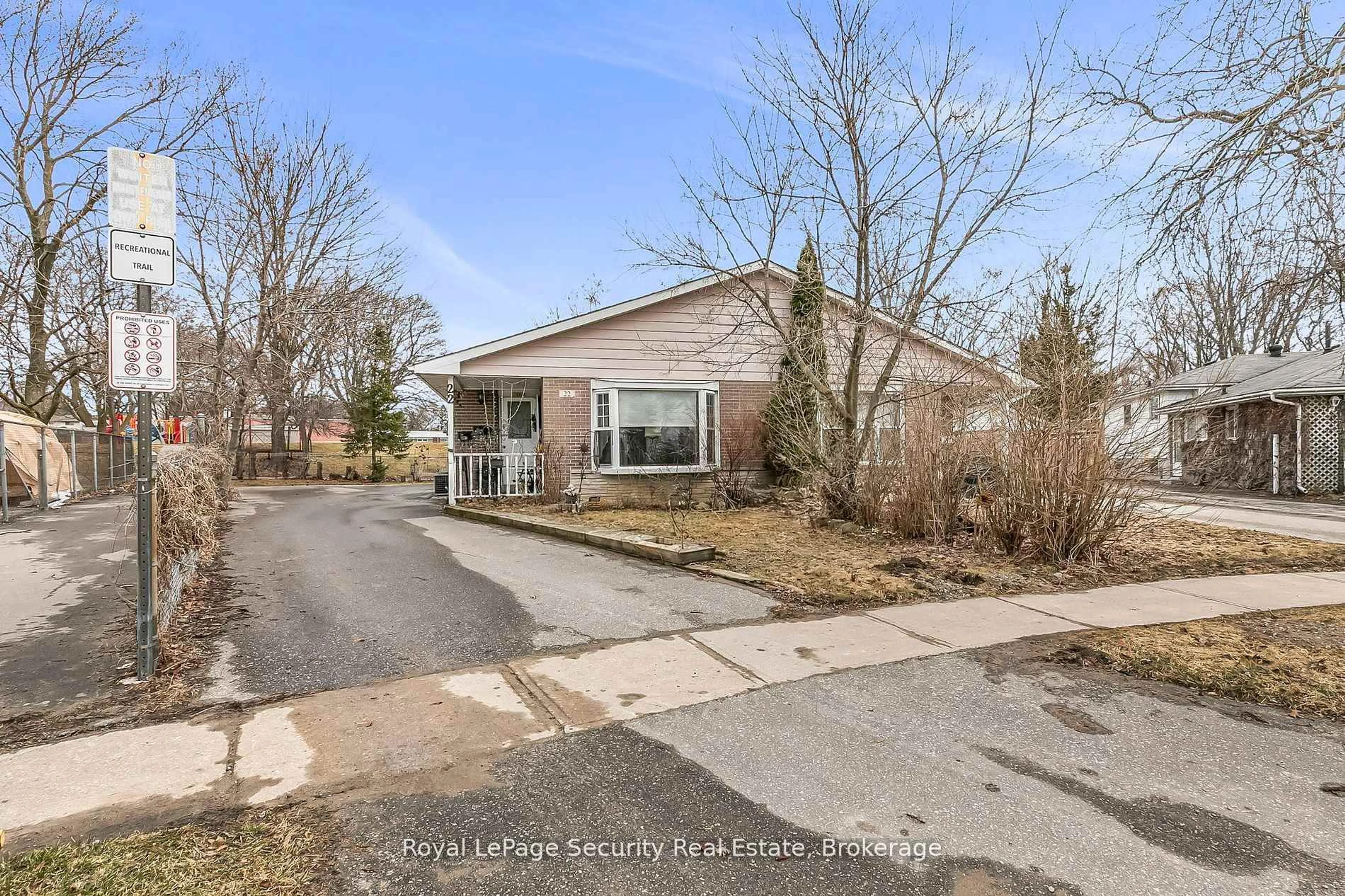 Unknown for 22 Burbank Pl, Barrie Ontario L4M 2S8