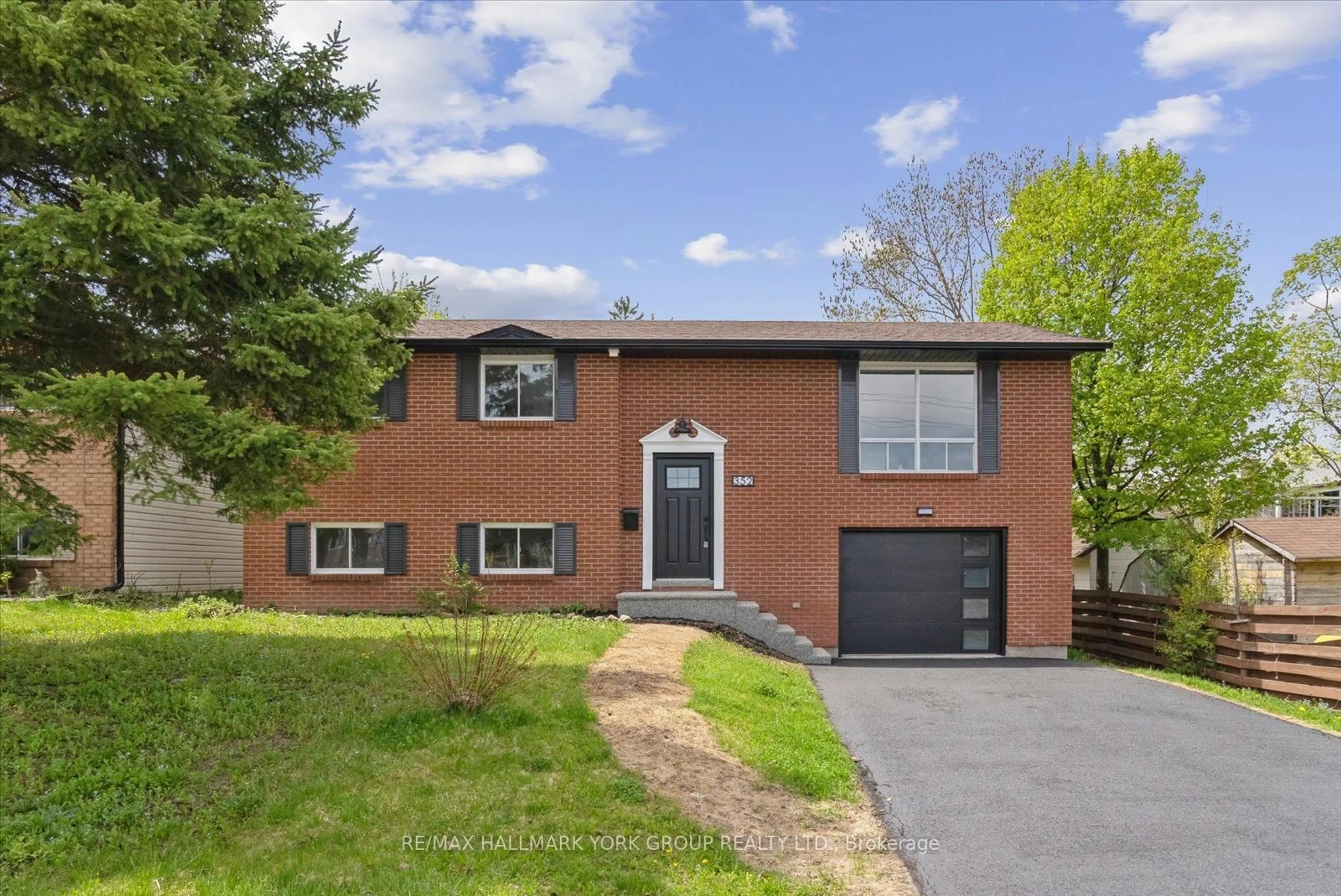 Home with brick exterior material, street for 352 Anne St, Barrie Ontario L4N 5M9