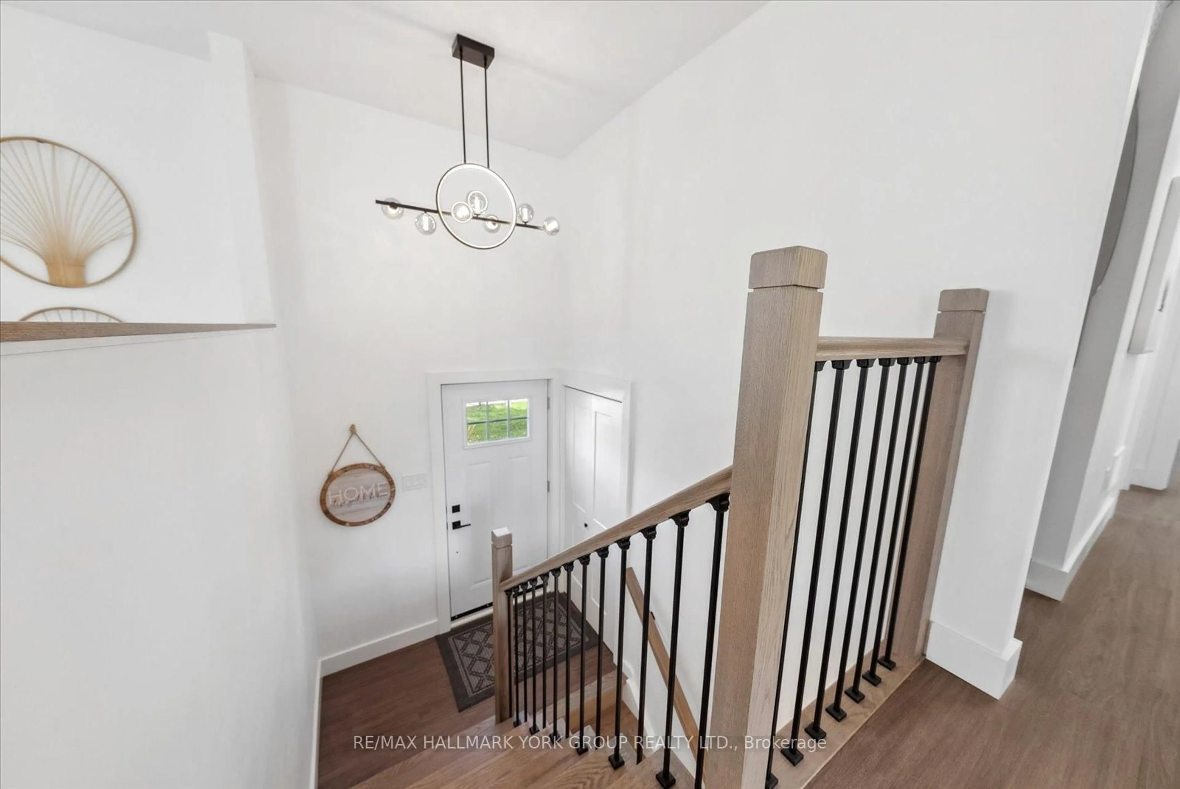 Stairs for 352 Anne St, Barrie Ontario L4N 5M9