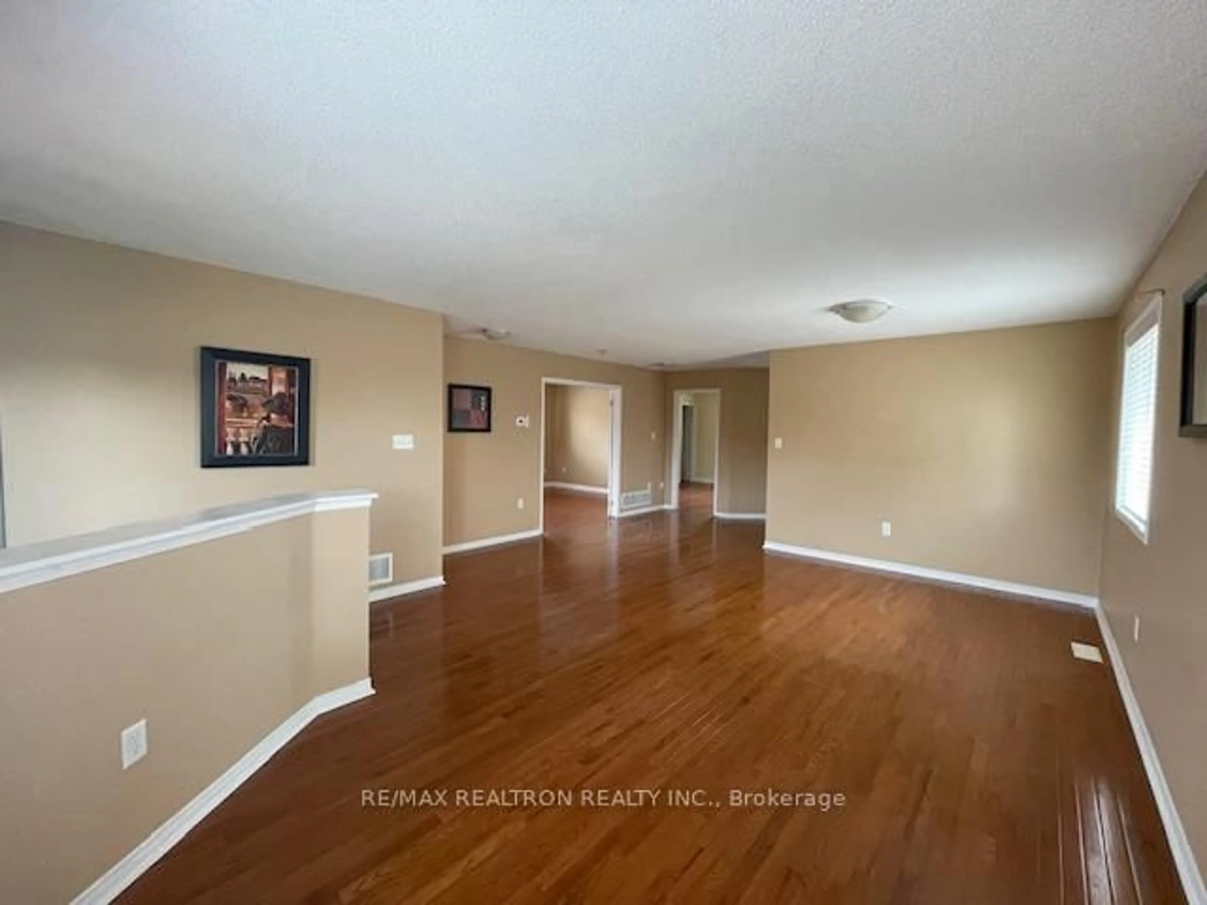 A pic of a room for 13 Commonwealth Rd, Barrie Ontario L4M 7J6
