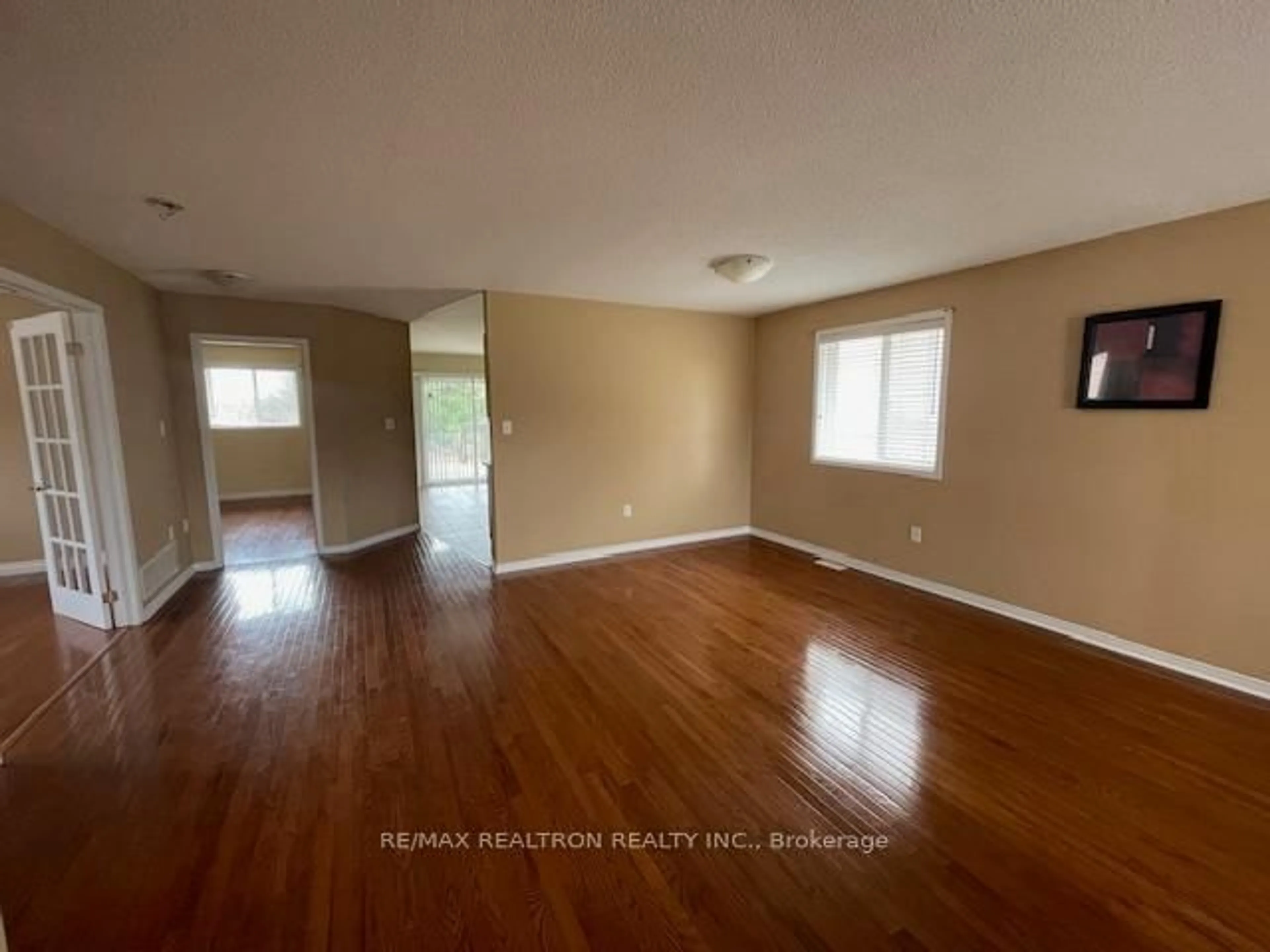 A pic of a room for 13 Commonwealth Rd, Barrie Ontario L4M 7J6