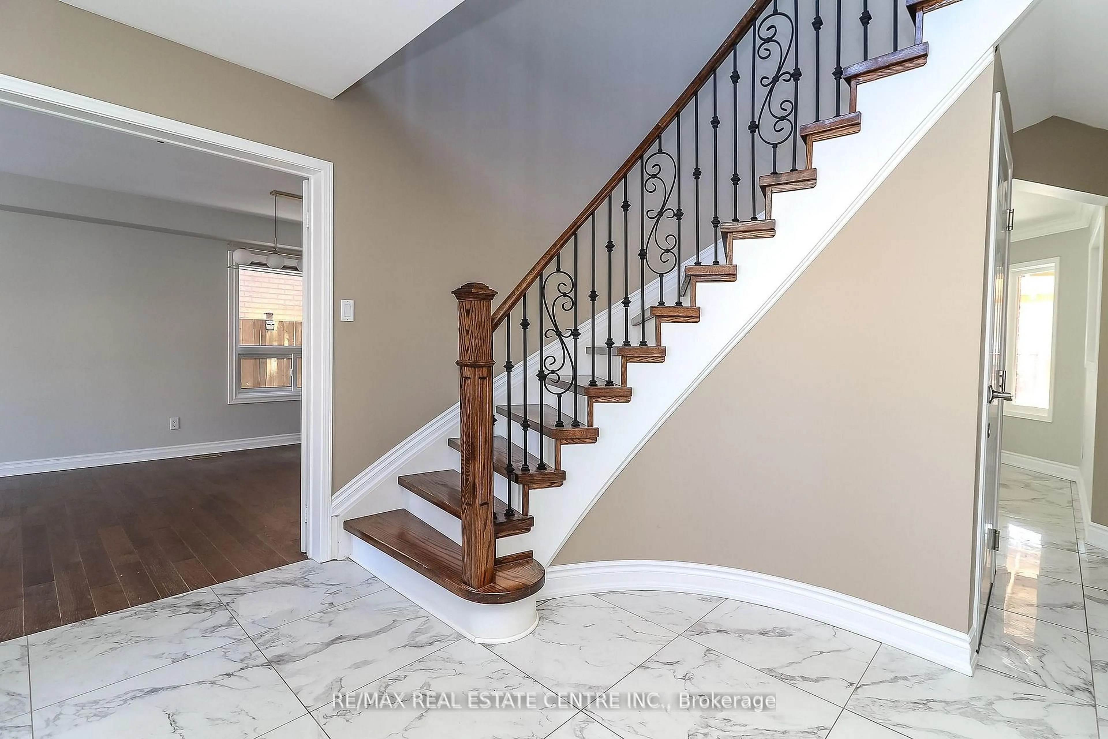 Unknown for 25 Meadowlark Rd, Barrie Ontario L4M 6C8