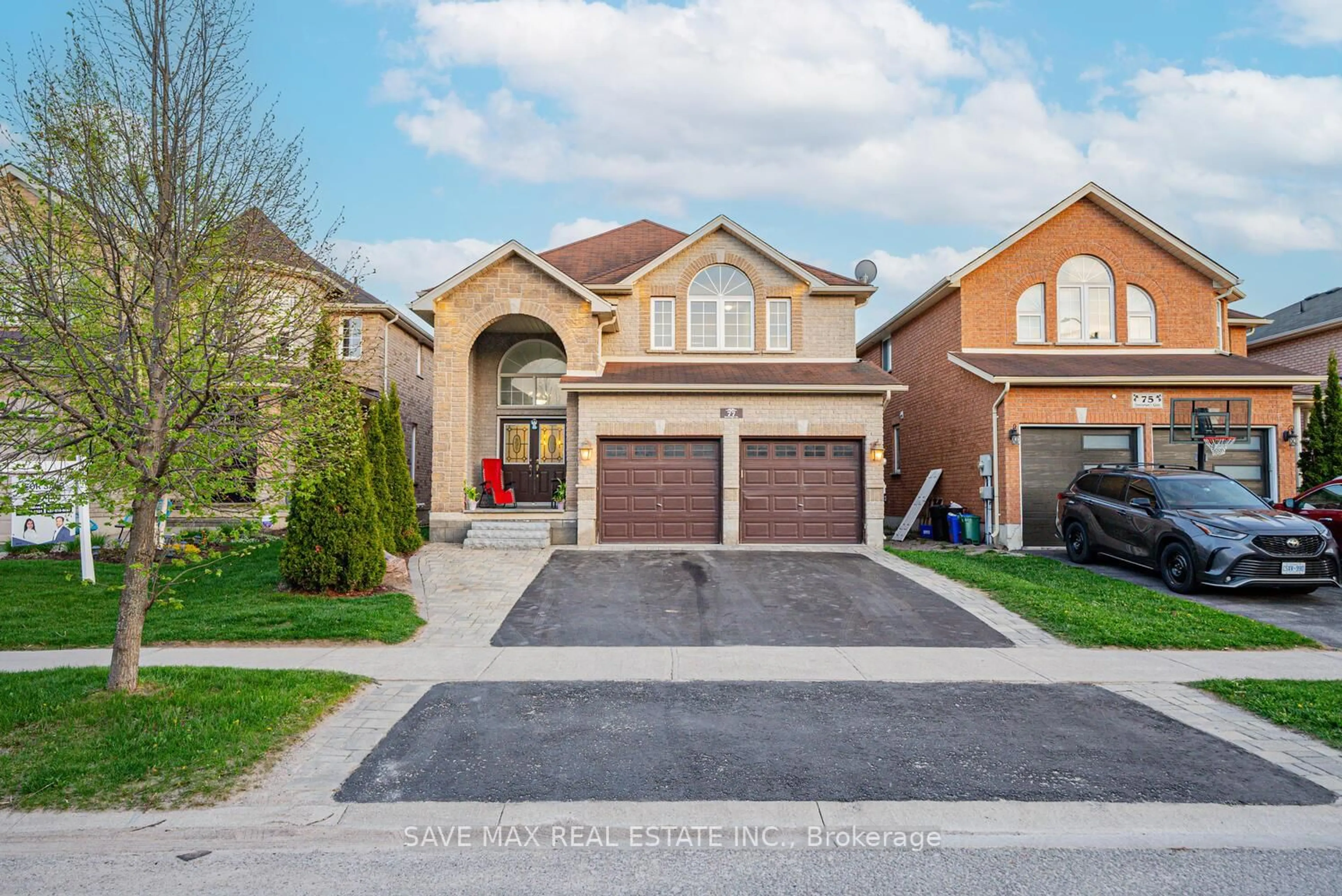 Home with brick exterior material, street for 77 Sovereign's Gate, Barrie Ontario L4N 0Y9
