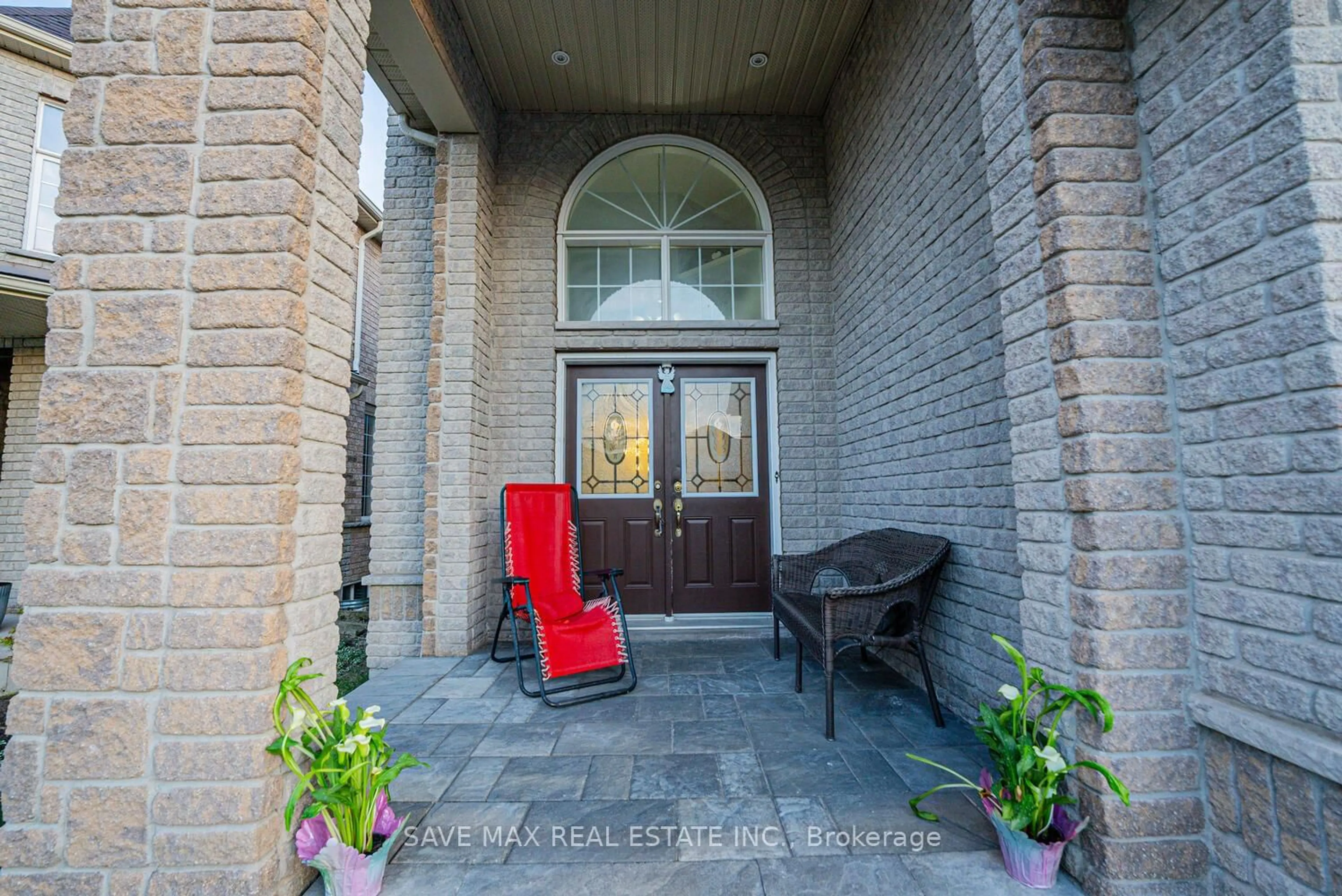 Unknown for 77 Sovereign's Gate, Barrie Ontario L4N 0Y9