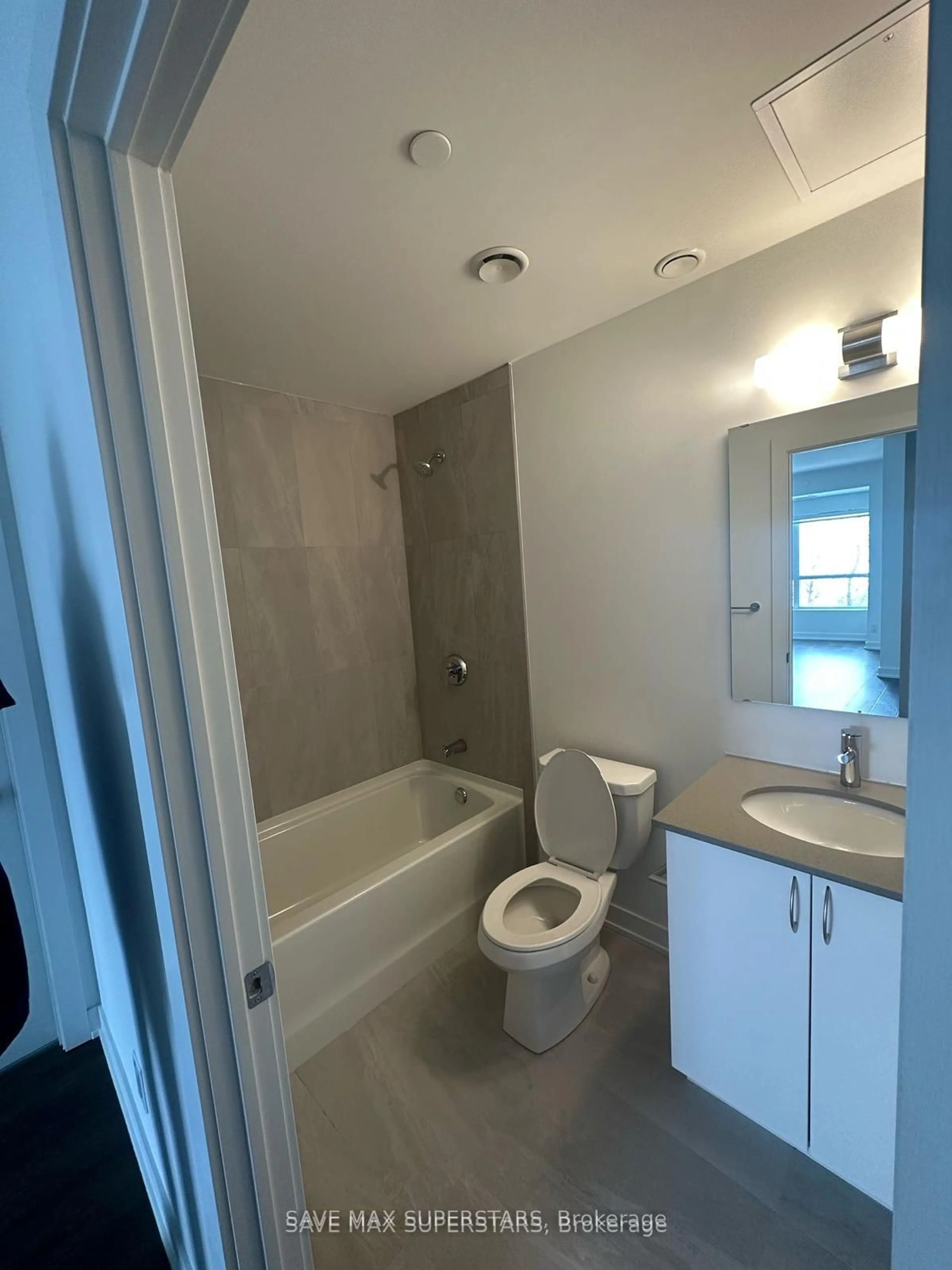 Standard bathroom, unknown for 56 Lakeside Terr #209, Barrie Ontario L4M 7B9