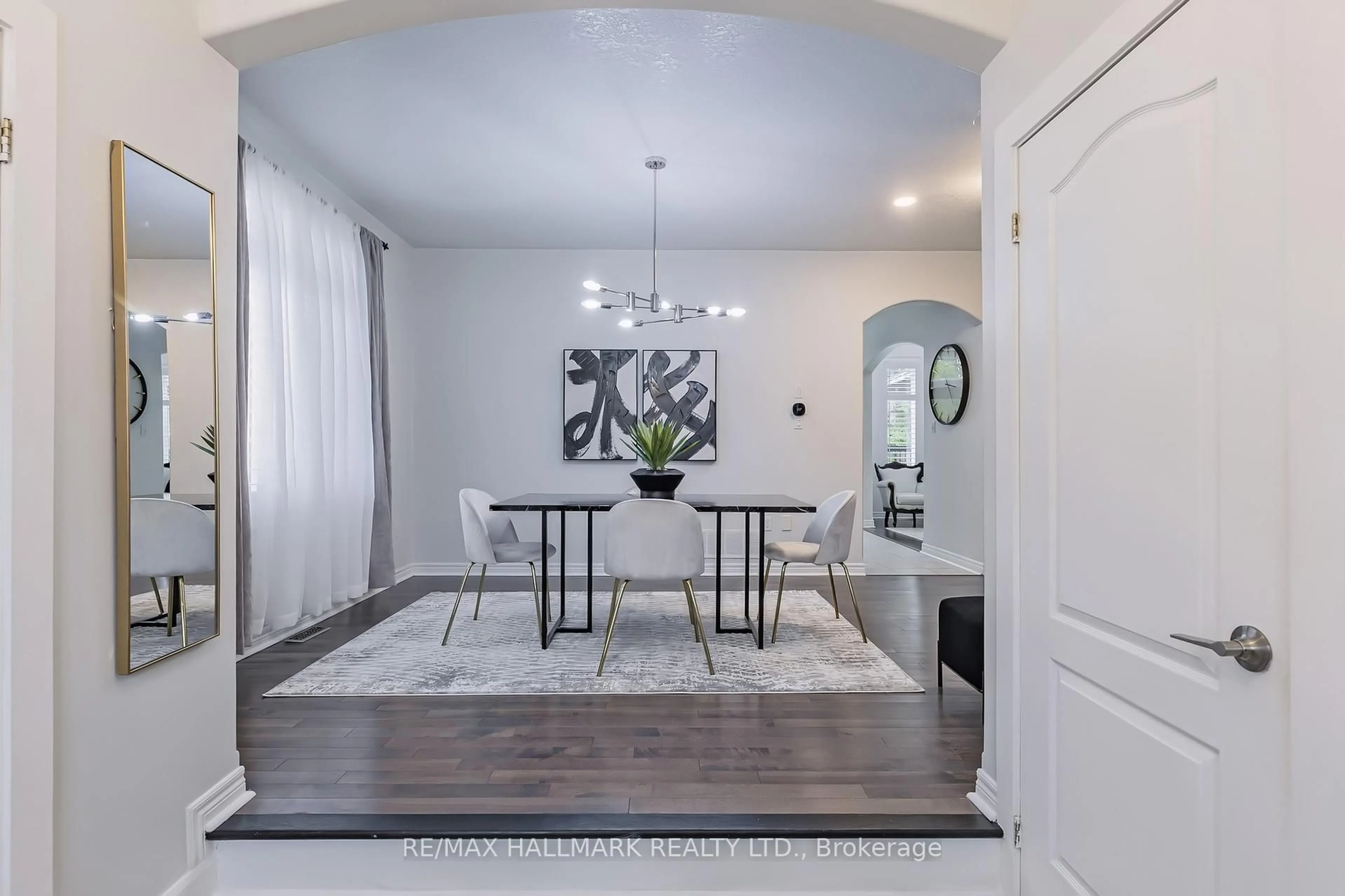 Dining room, unknown for 11 Kensington Tr, Barrie Ontario L4N 0K5
