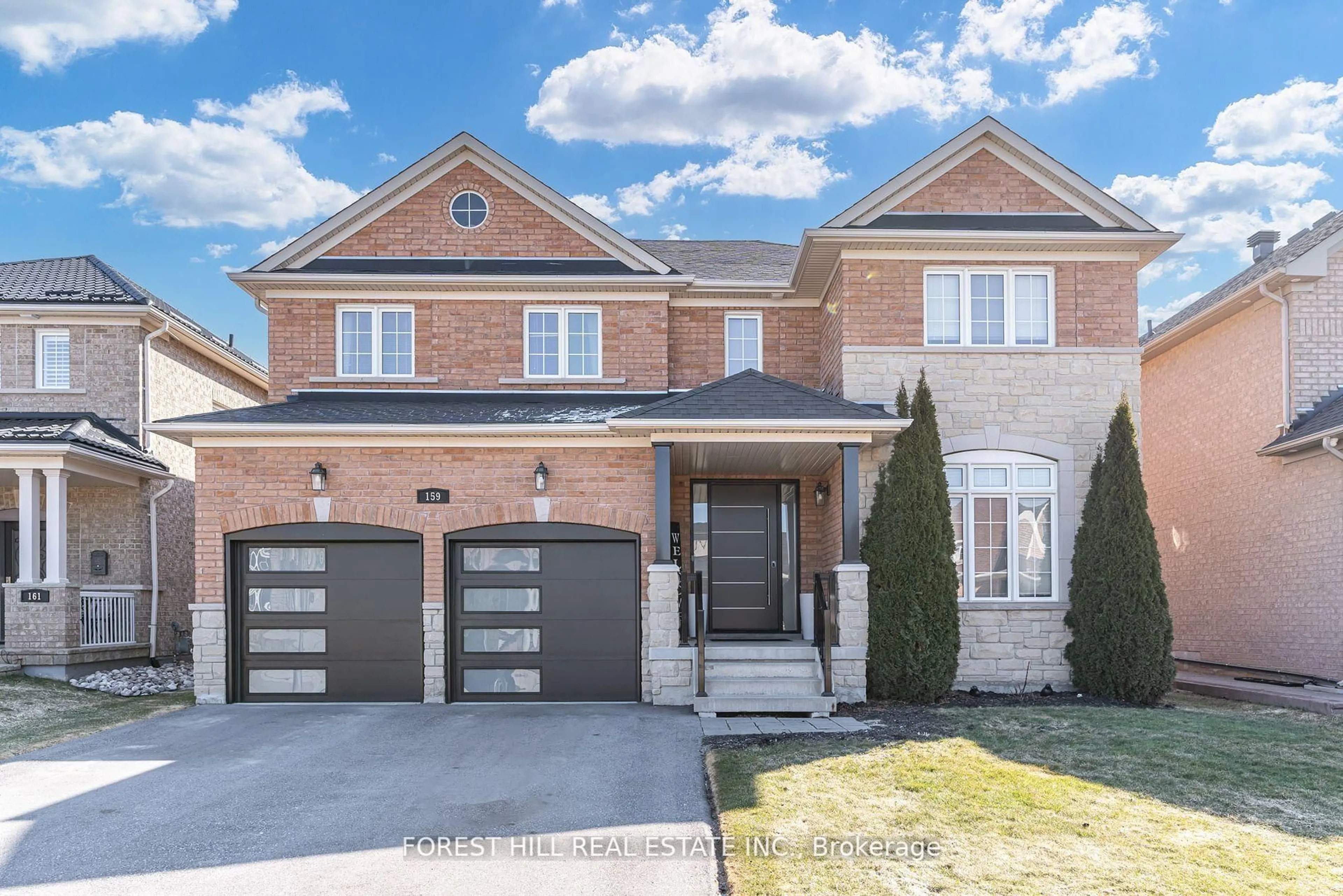 Home with brick exterior material, street for 159 The Queensway, Barrie Ontario L4M 0B5