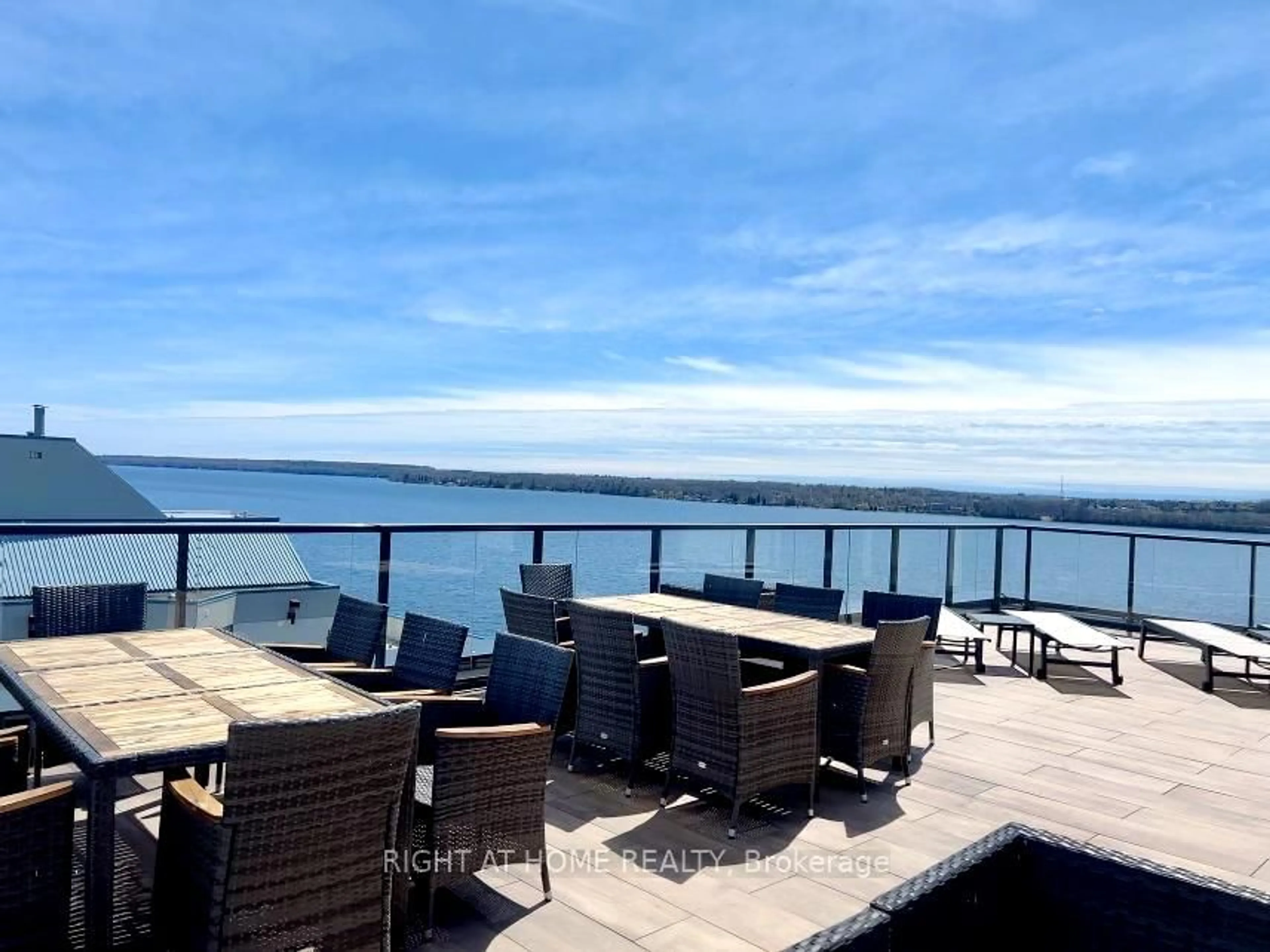 Patio, water/lake/river/ocean view for 185 Dunlop St #519, Barrie Ontario L4M 1B2