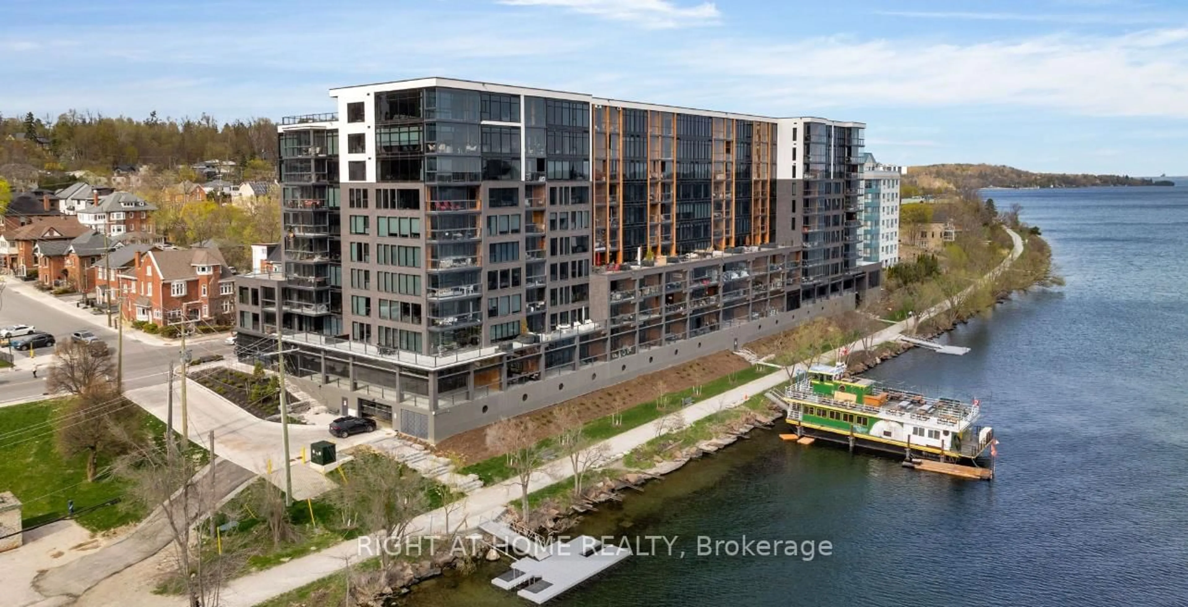 Blurry image for 185 Dunlop St #519, Barrie Ontario L4M 1B2
