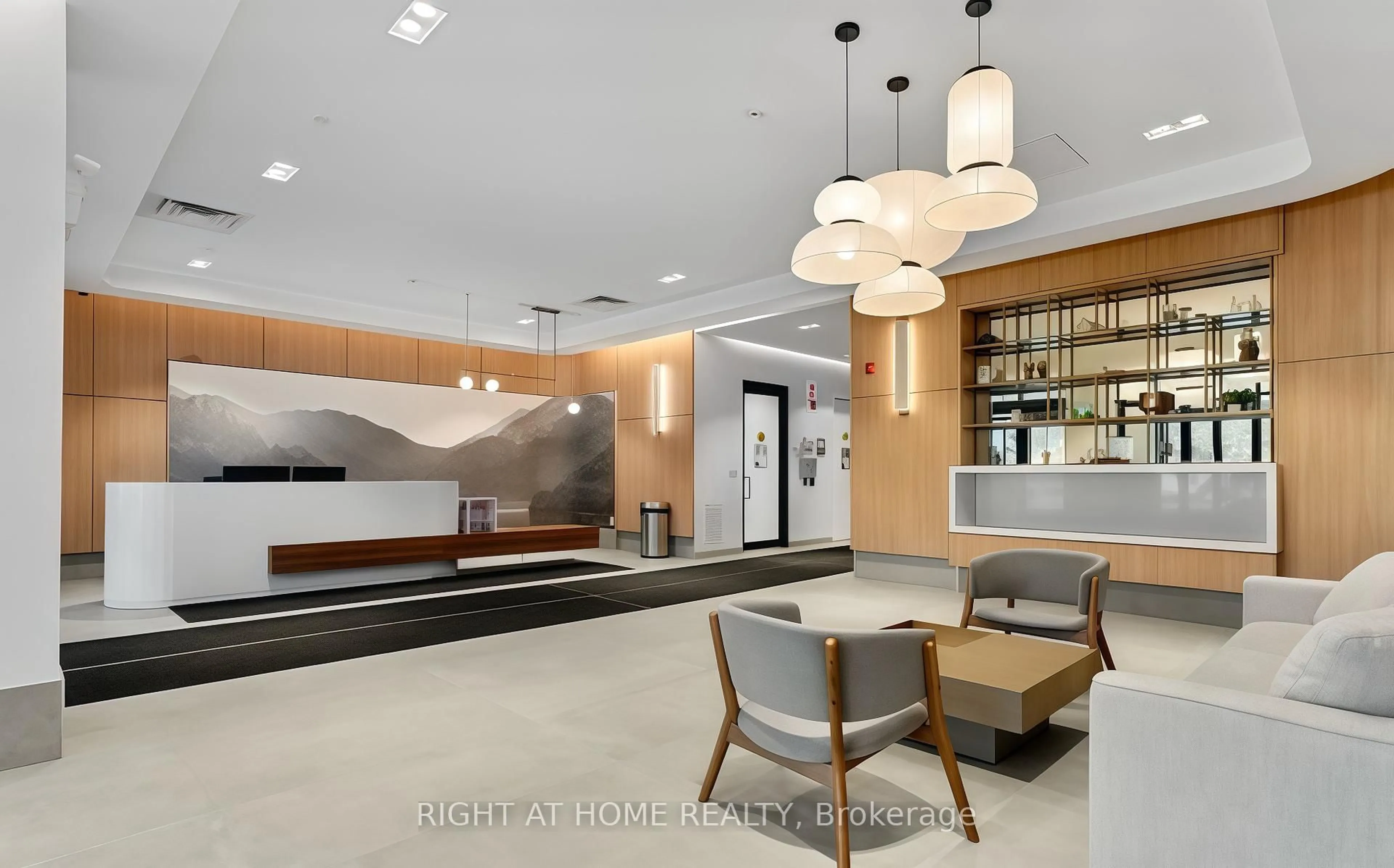 Lobby for 185 Dunlop St #519, Barrie Ontario L4M 1B2
