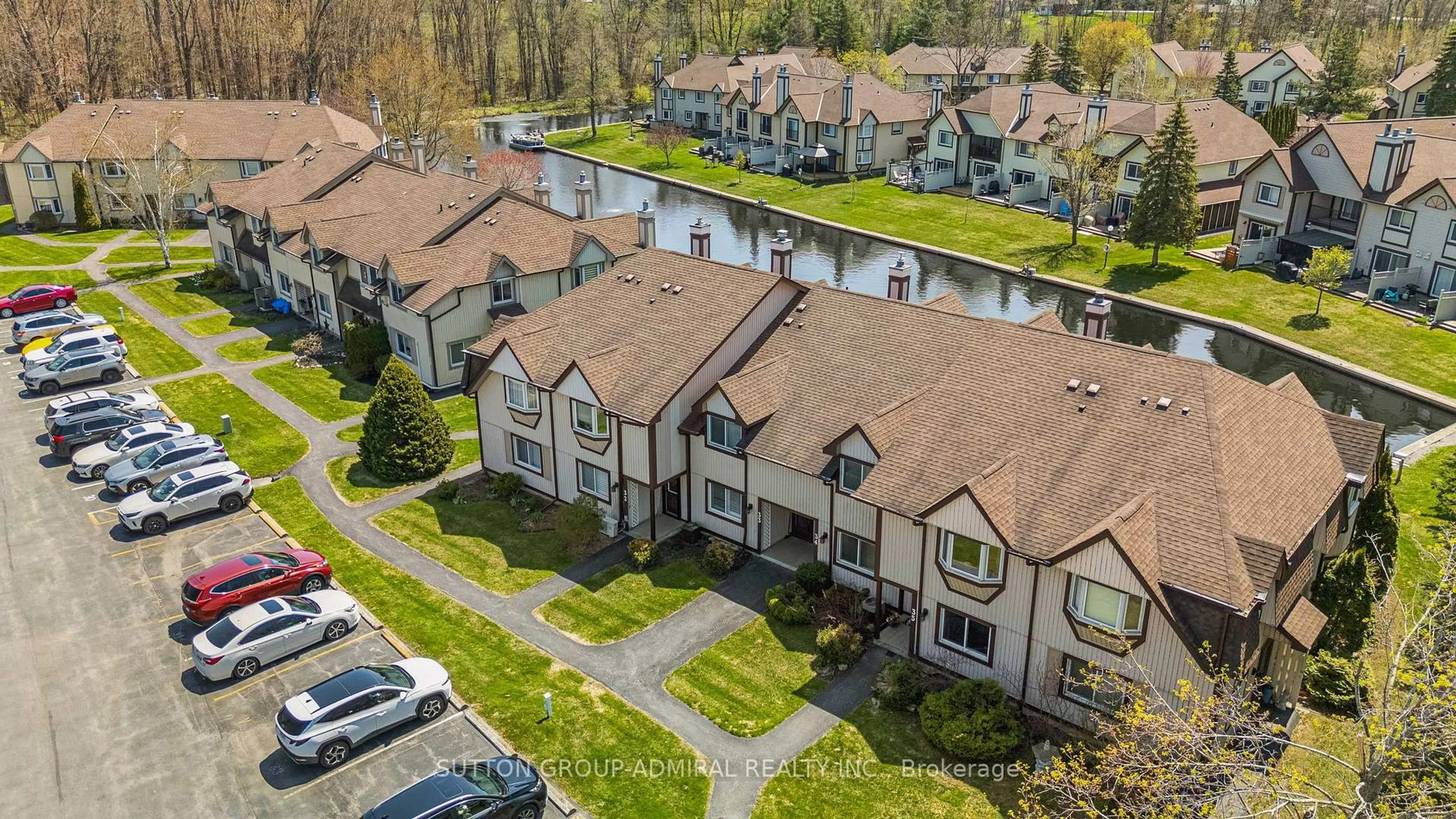 A pic from outside/outdoor area/front of a property/back of a property/a pic from drone, unknown for 21 Laguna Pkwy #35, Ramara Ontario L0K 1B0