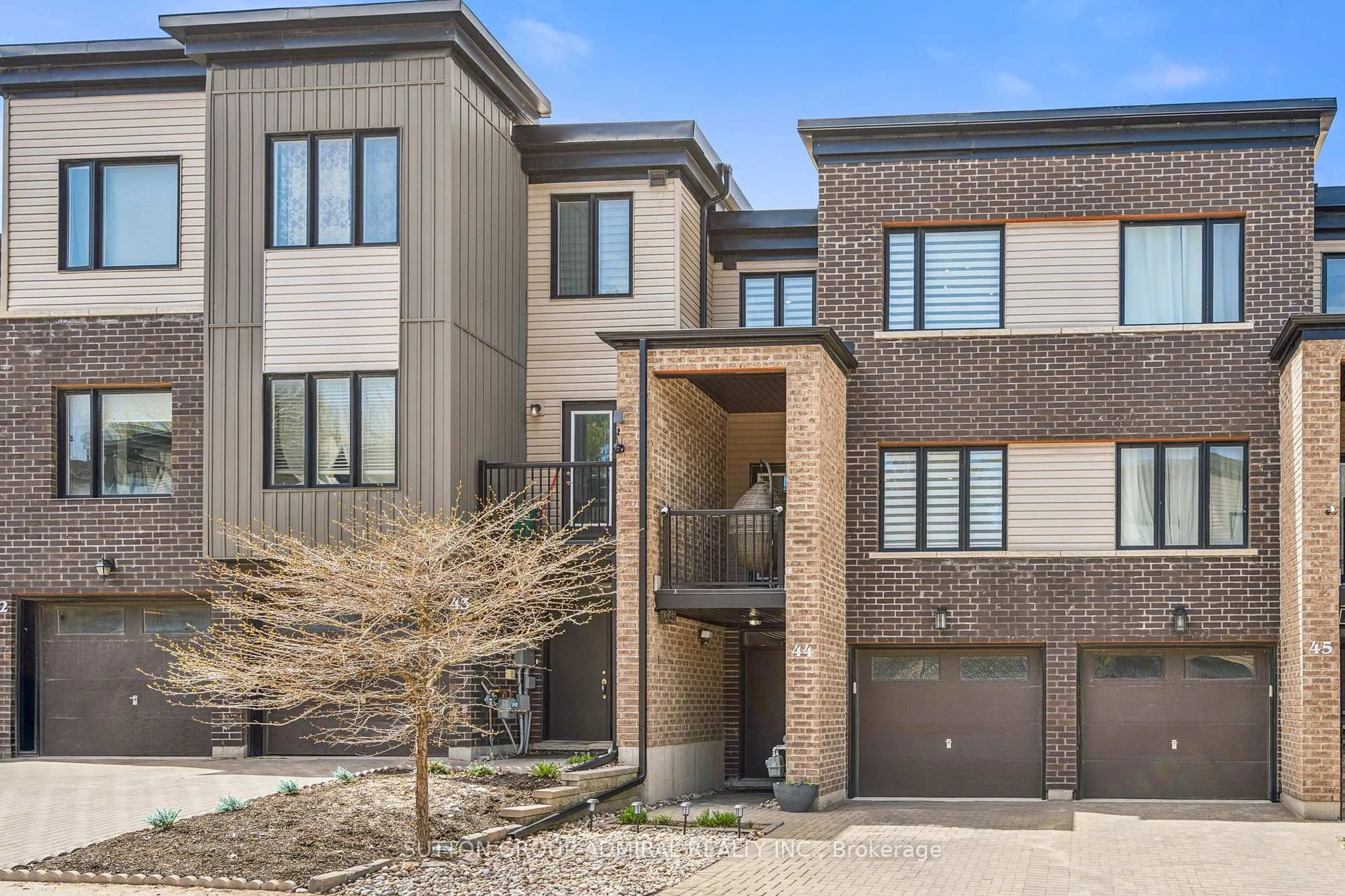 Home with brick exterior material, street for 199 Ardagh Rd #44, Barrie Ontario L4N 3V5