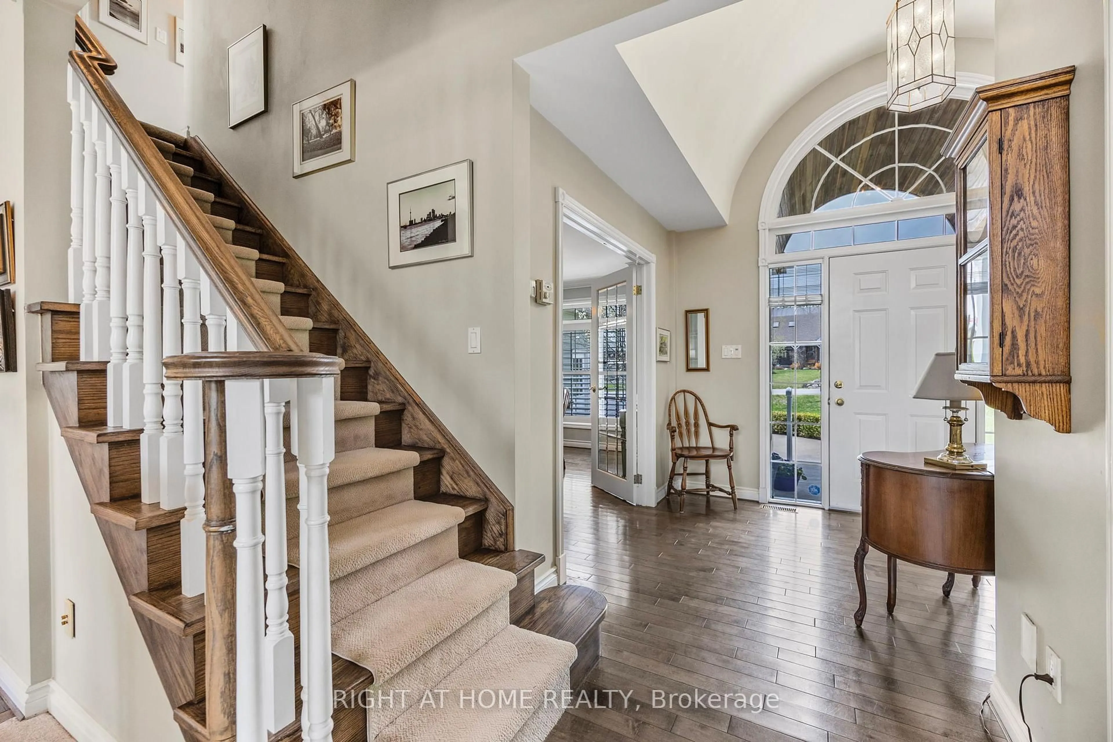 Indoor entryway for 57 Highland Dr, Oro-Medonte Ontario L0L 2L0