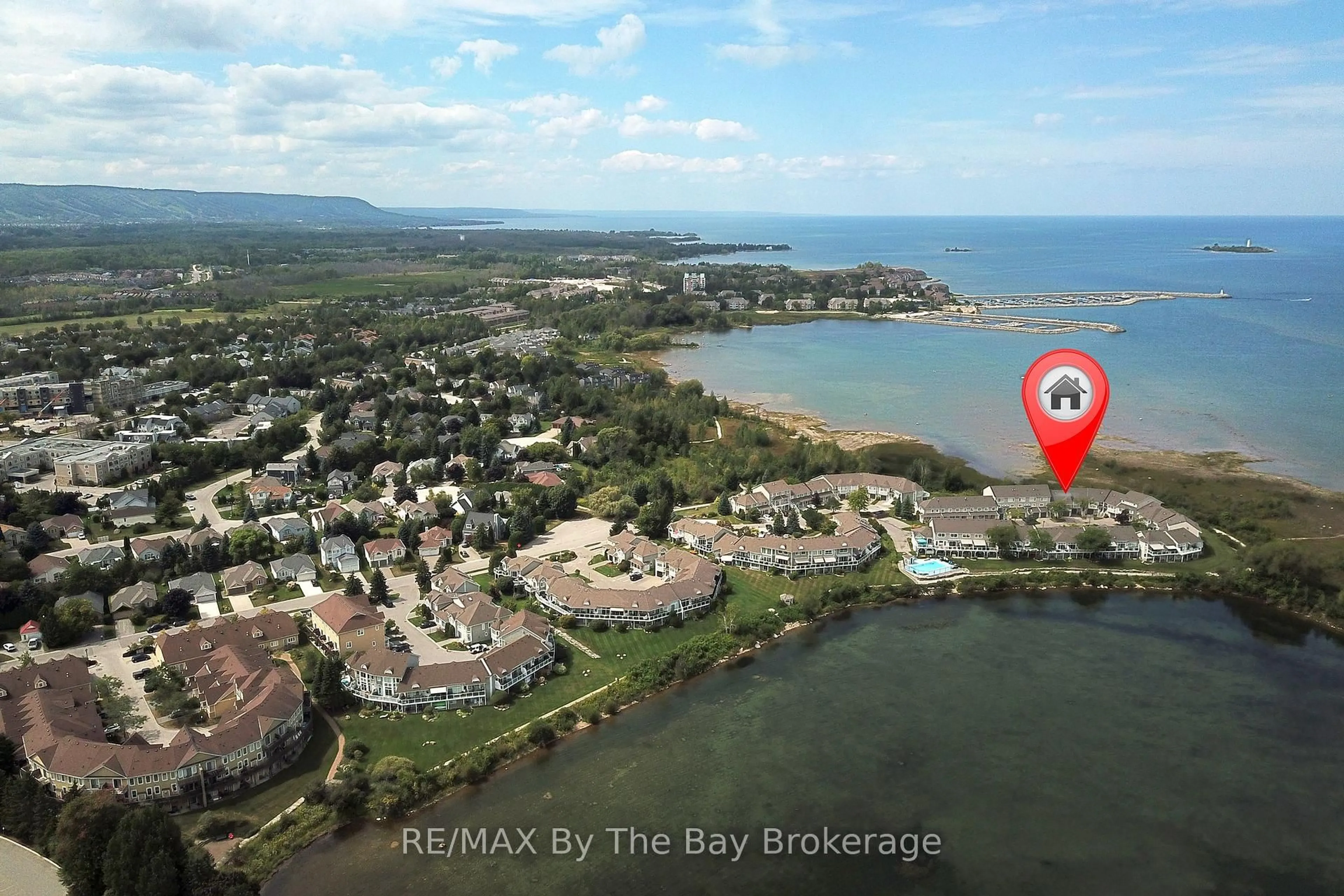 A pic from outside/outdoor area/front of a property/back of a property/a pic from drone, water/lake/river/ocean view for 40 Cranberry Surf, Collingwood Ontario L9Y 5C4