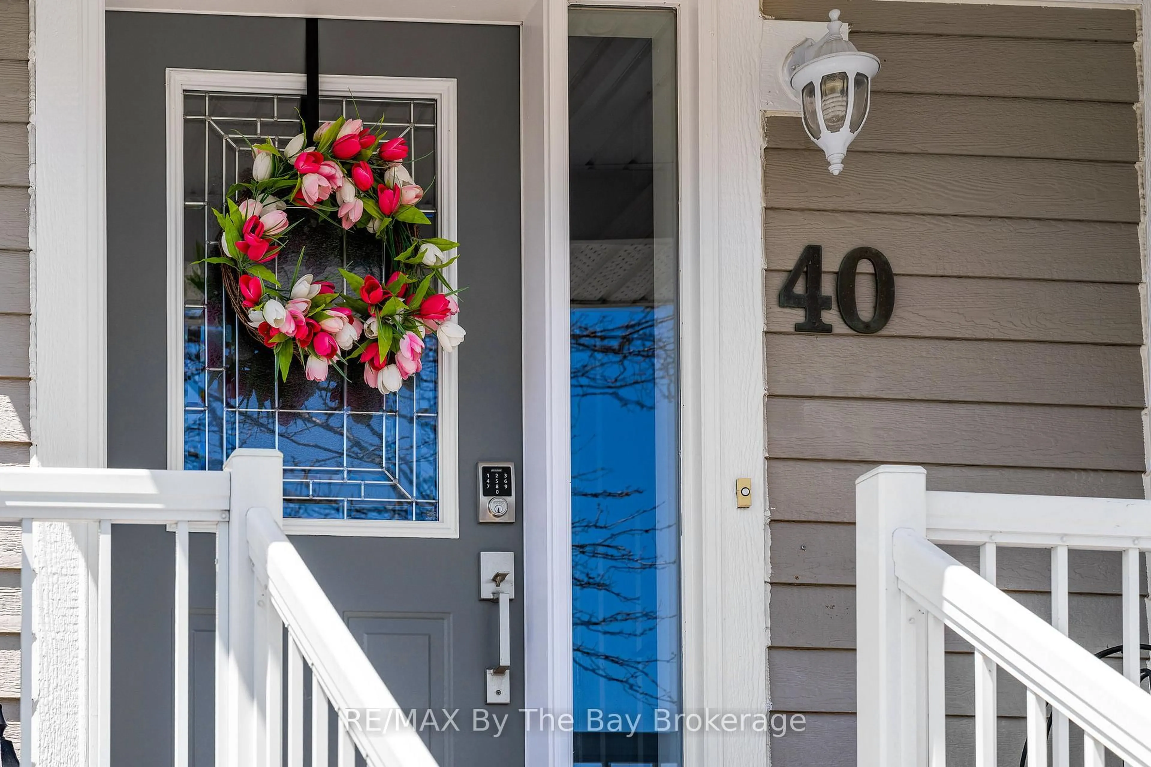 Indoor entryway for 40 Cranberry Surf, Collingwood Ontario L9Y 5C4