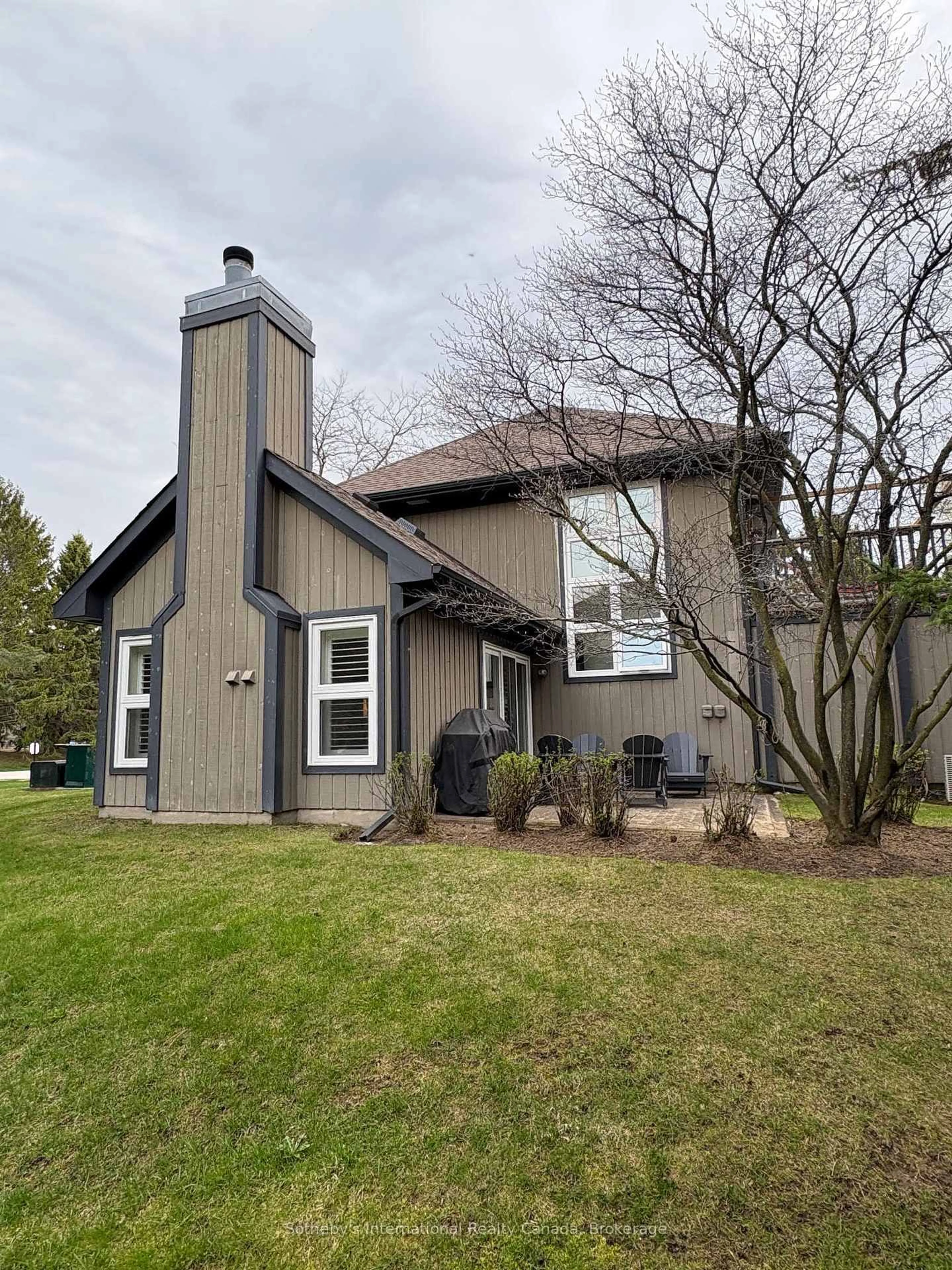 Home with vinyl exterior material, unknown for 408 Mariners Way, Collingwood Ontario L9Y 5C7