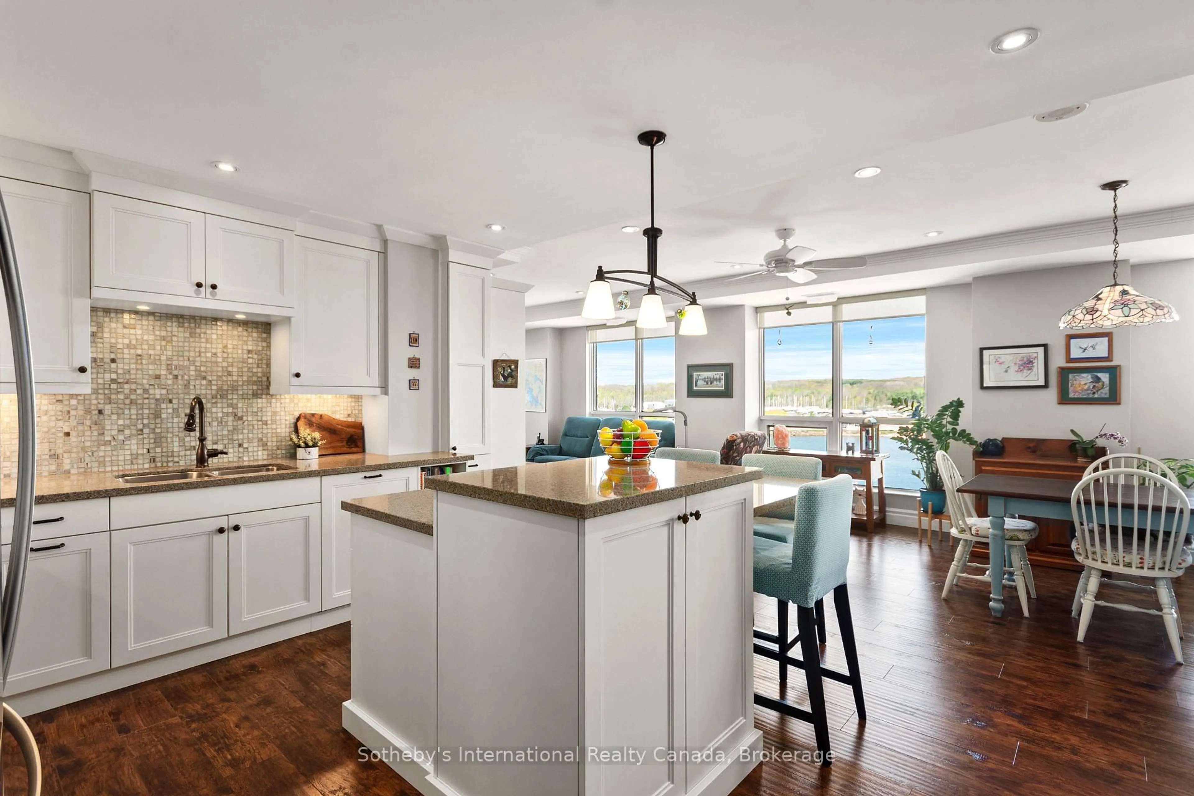 Open concept kitchen, ceramic/tile floor for 699 Aberdeen Blvd #507, Midland Ontario L4R 5P2